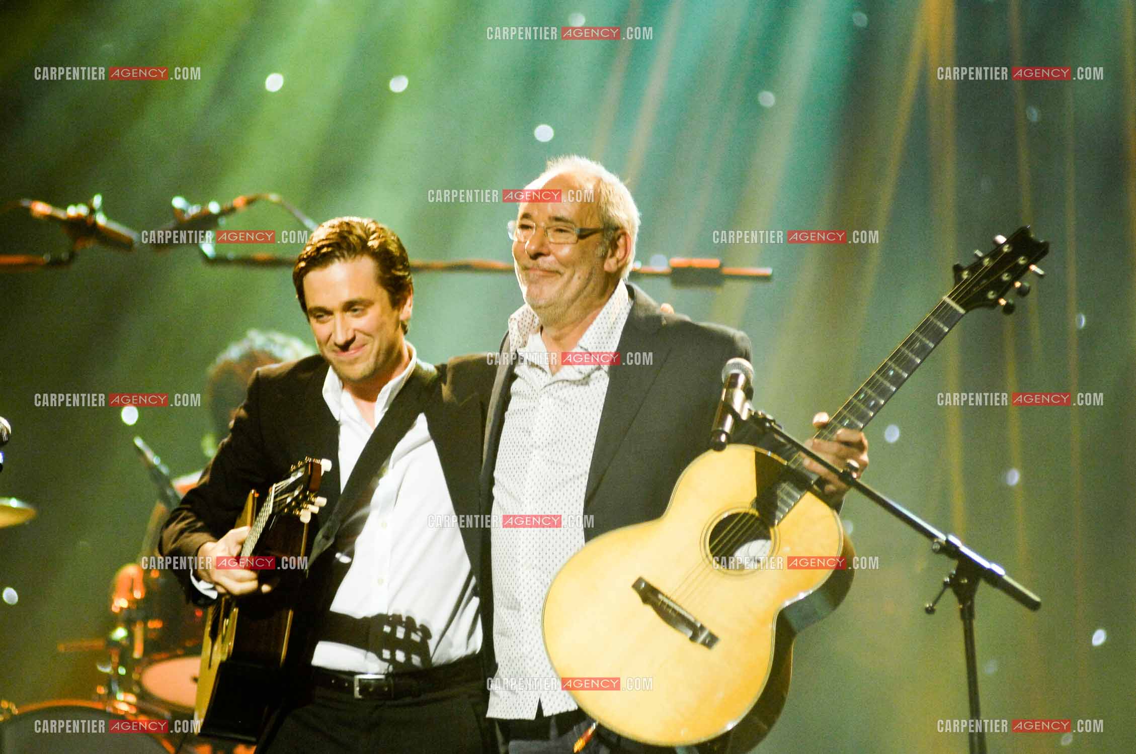 Les chanteurs Thomas Dutronc et Maxime Leforestier en duo au Zénith de Paris pour le concert “SOL EN“ au profit du SIDA.