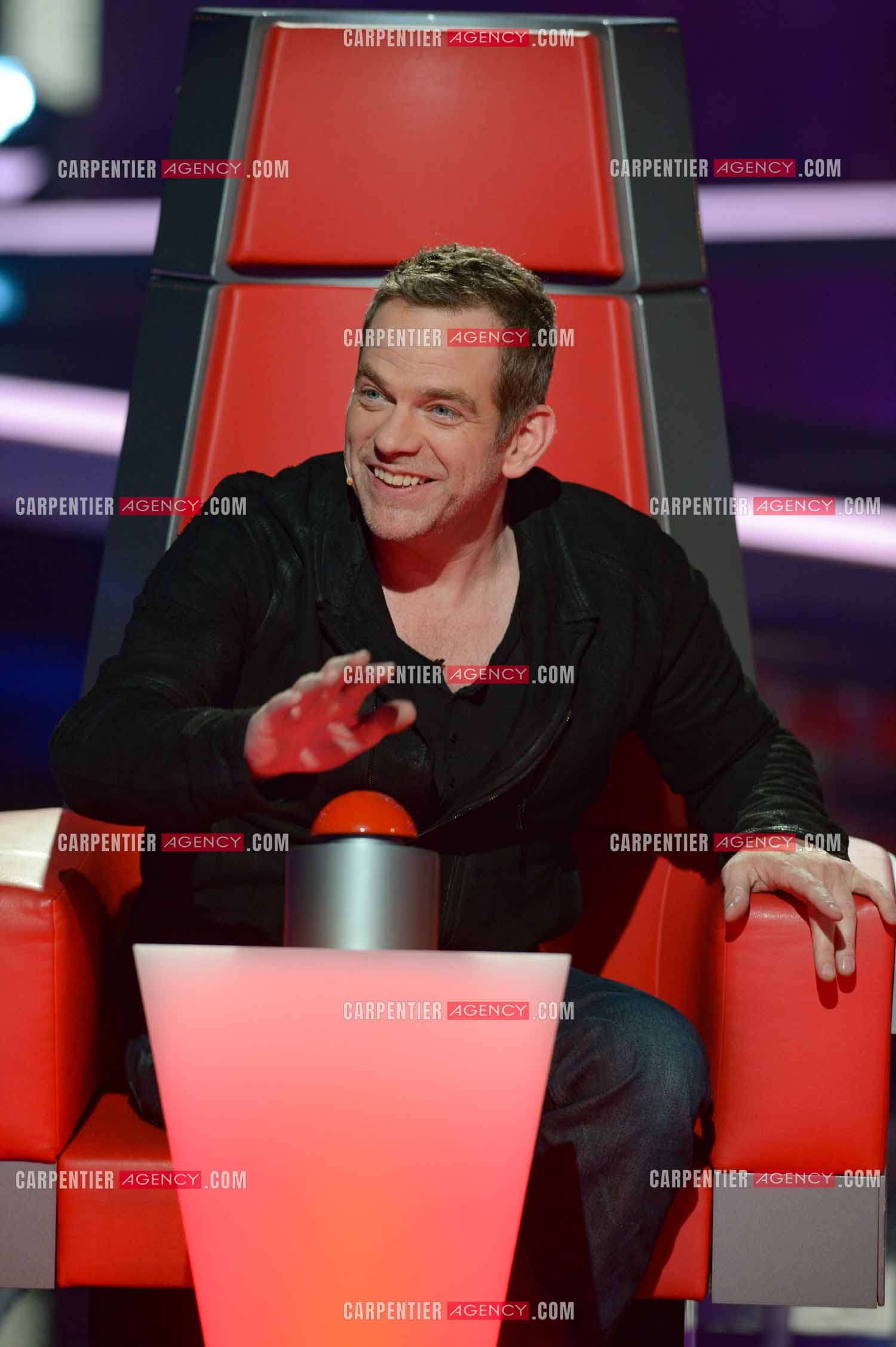 Le chanteur Garou coach dans l'émission The Voice saison 2.        ( Exclusif )
