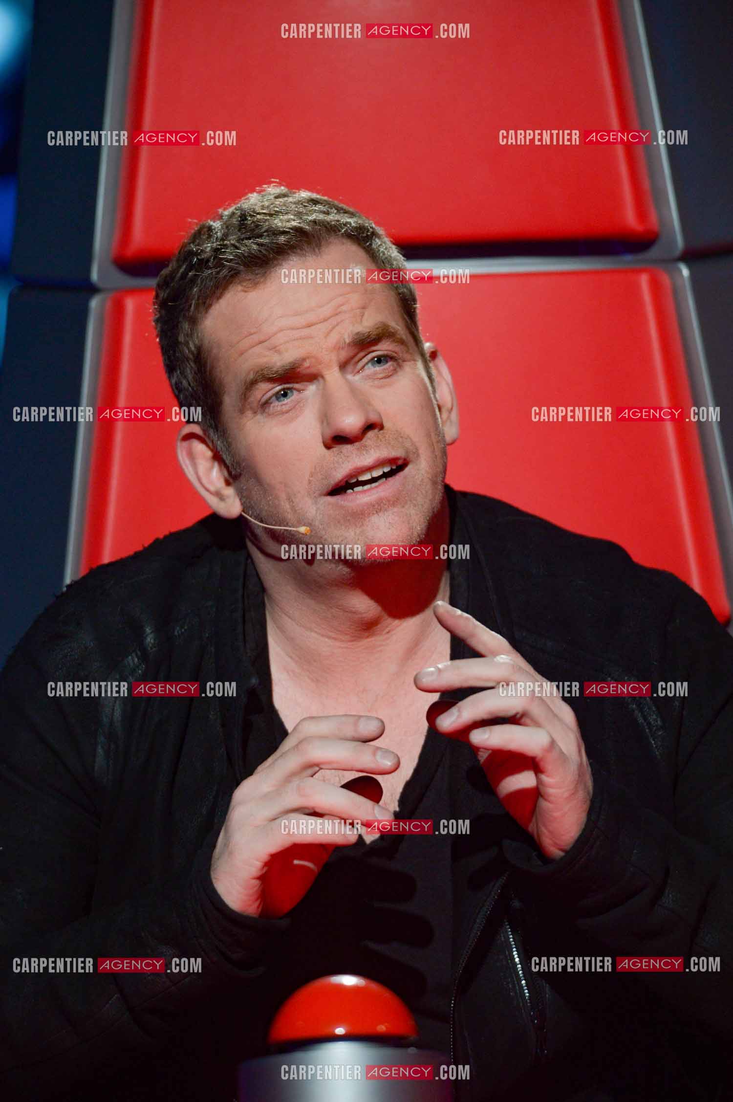 Le chanteur Garou coach dans l'émission The Voice saison 2.        ( Exclusif )