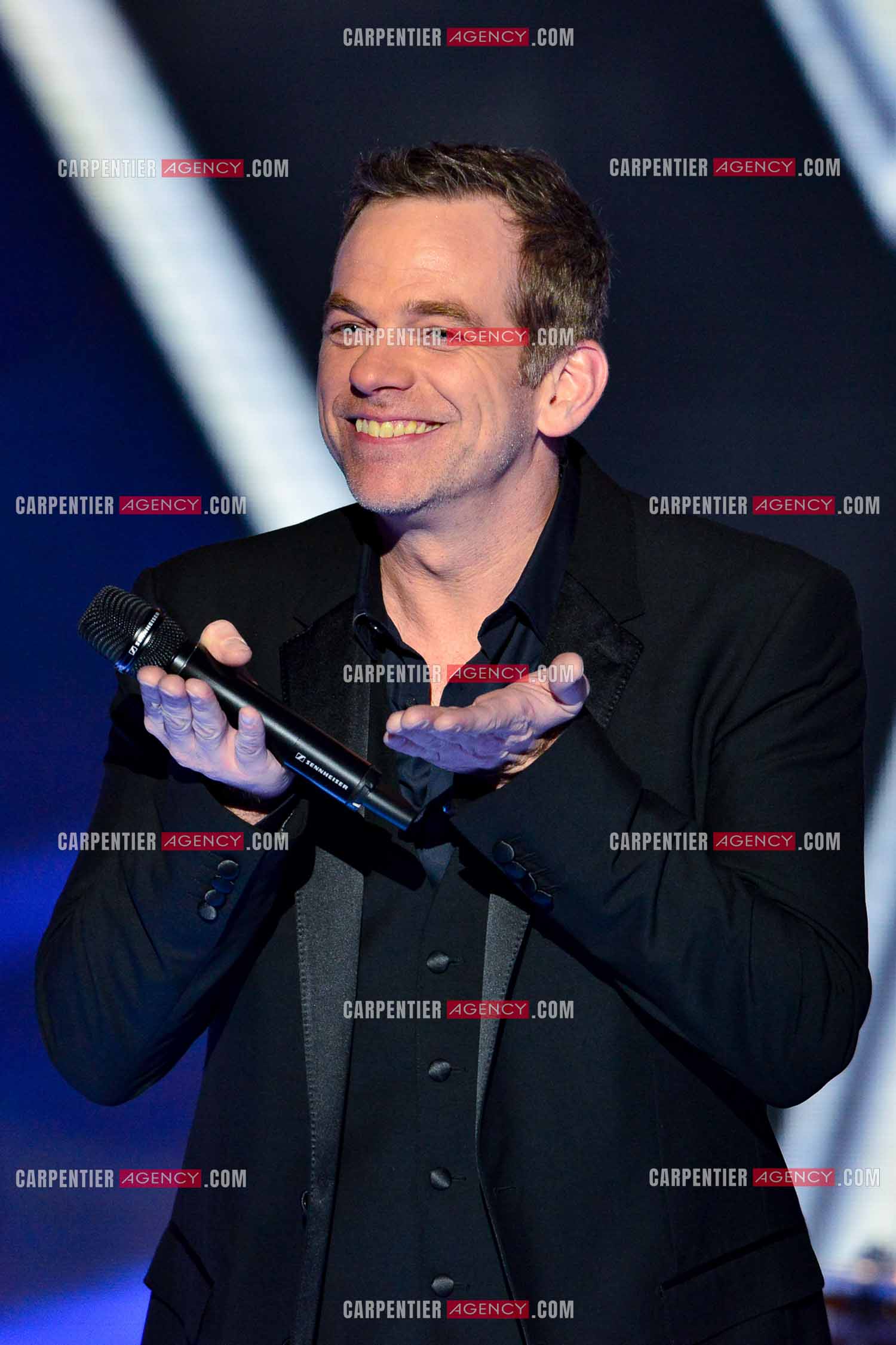 Saison 3 de l'émission The Voice. Le coach Garou pour interprèter une nouvelle de ses chansons.           ( Exclusif )