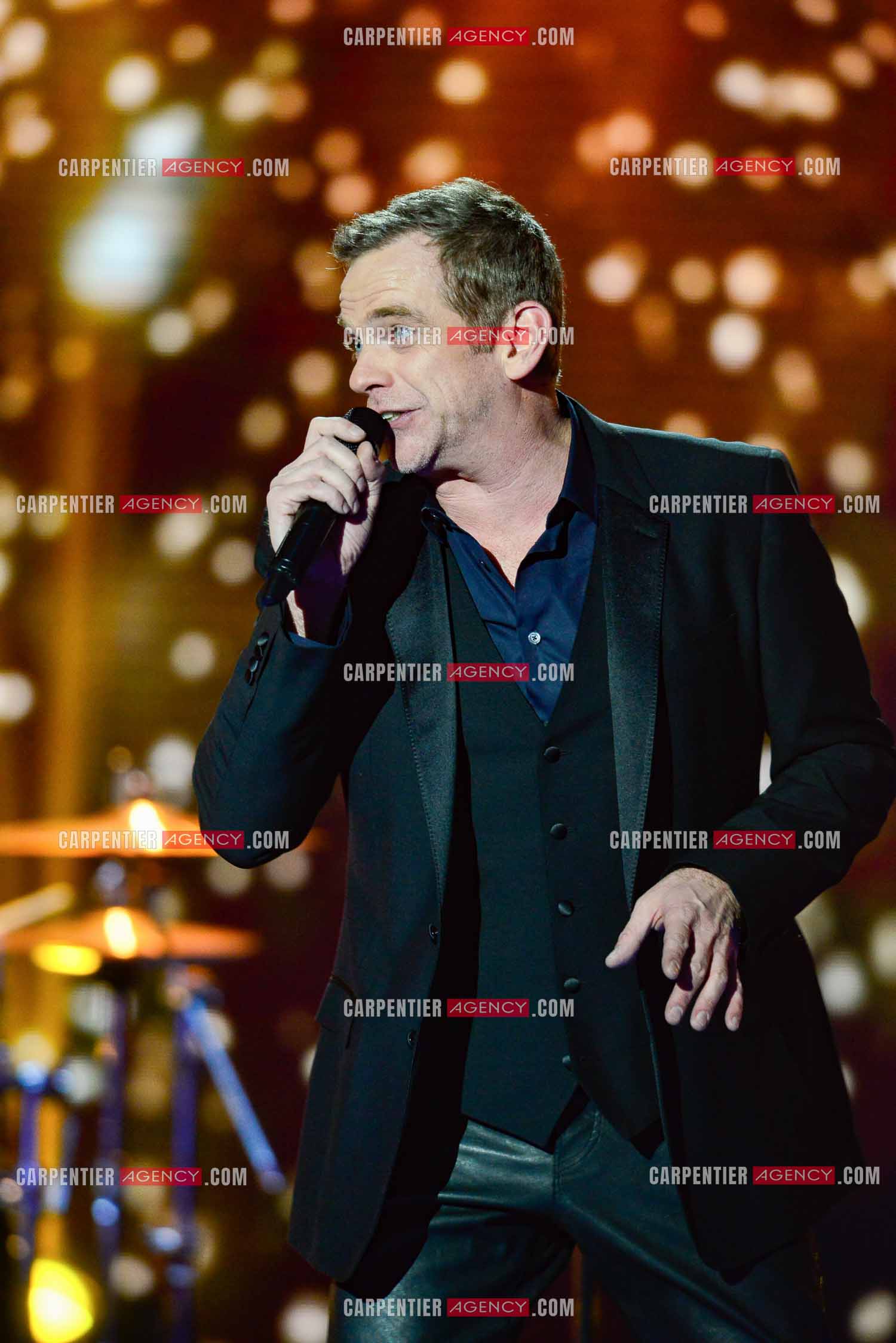 Saison 3 de l'émission The Voice. Le coach Garou pour interprèter une nouvelle de ses chansons.           ( Exclusif )