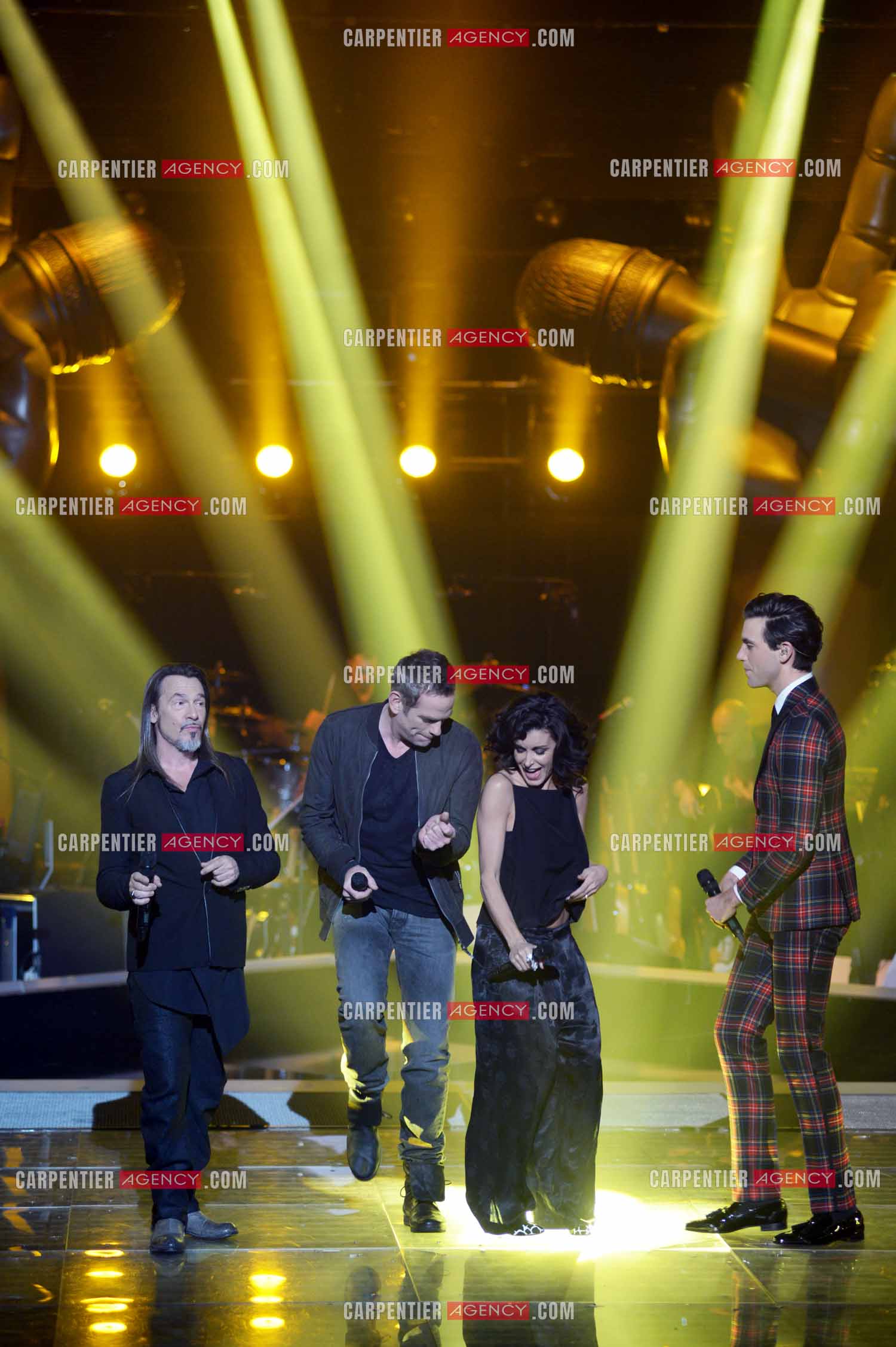 Les quatre coachs Florent Pagny, Garou, Jenifer et Mika sur le plateau de l'émission THE VOICE. ( Exclusif )