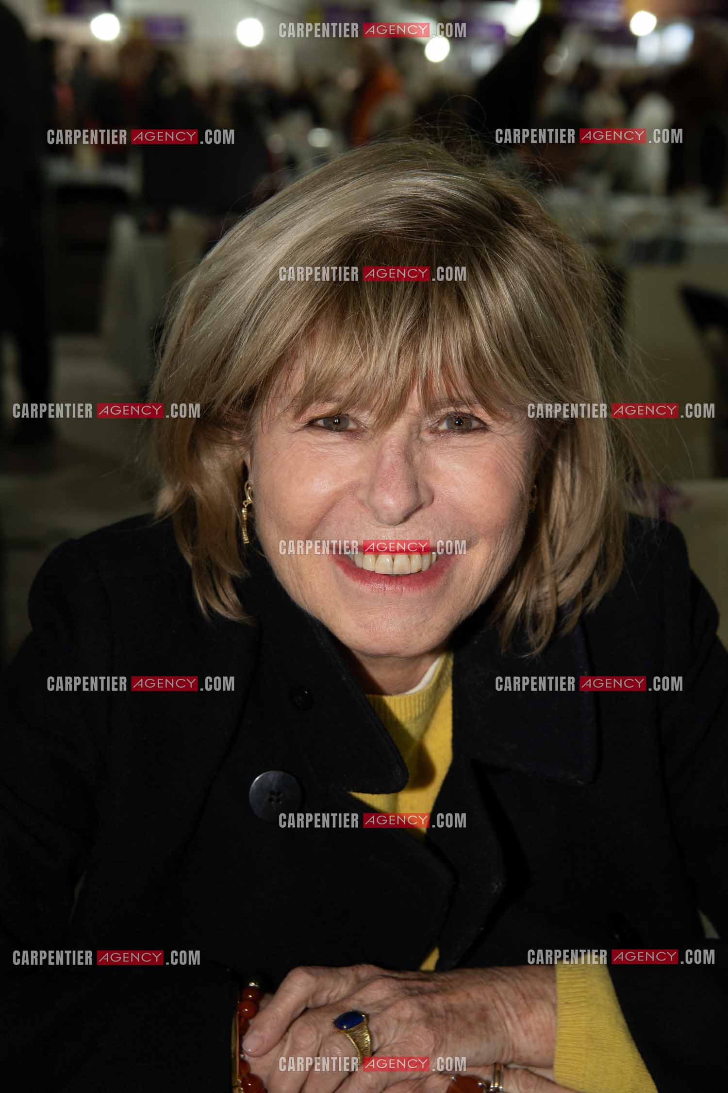 La fête du livre du Var les 17, 18 et 19 Novembre 2023 à Toulon. L'auteure Katherine Pancol et présidente d'honneur de la fête du livre du Var, présente son livre “ LA MARIÉE PORTAIT DES BOTTES JAUNES “ aux éditions Albin Michel.