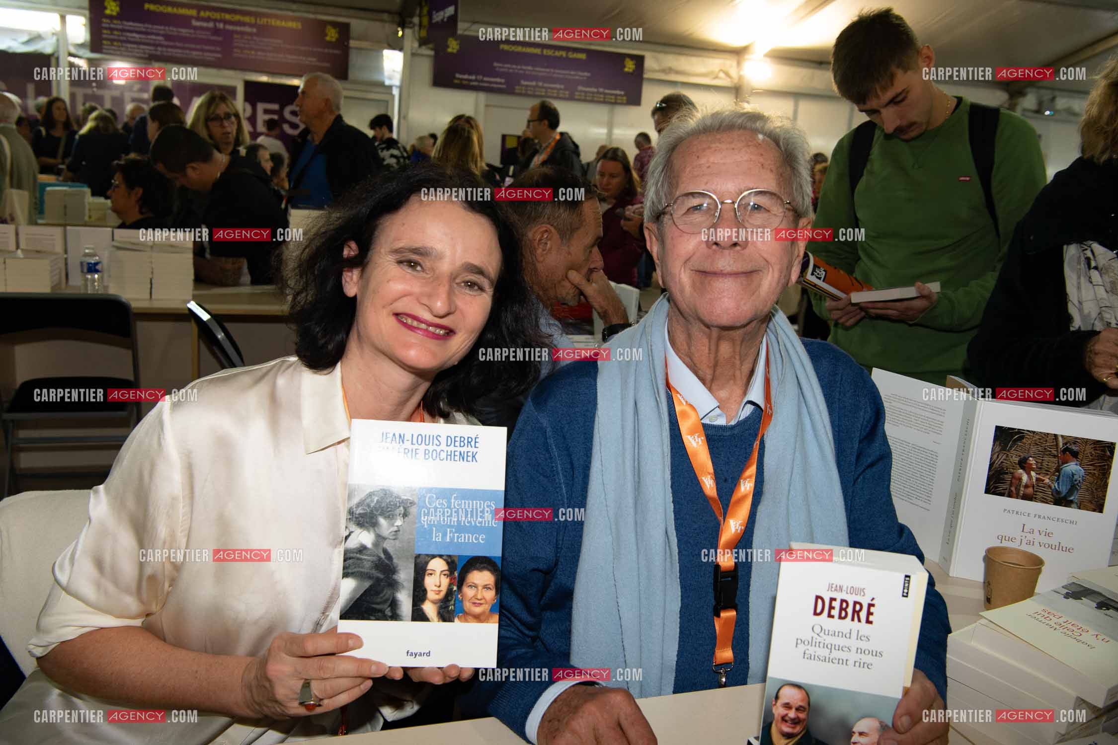 La fête du livre du Var les 17, 18 et 19 Novembre 2023 à Toulon.Les auteurs Jean-Louis Debré et sa compagne Valérie Bochenek présentent leurs livres “ CES FEMMES QUI ONT RÉVEILLÉ LA FRANCE “ aux éditions Fayard et “ QUAND LES POLITIQUES NOUS FAISAIENT RIRE “ aux éditions Points.     ( Exclusif )