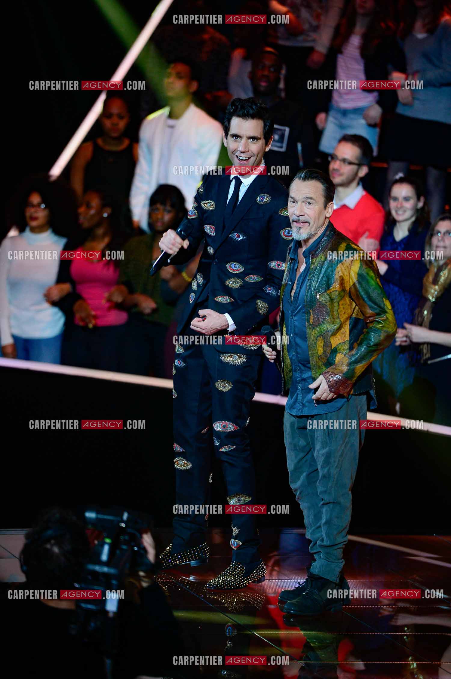 Saison 5 de l'émission The Voice en 2016.  Les deux  coachs Mika et Florent Pagny.          ( Exclusif )