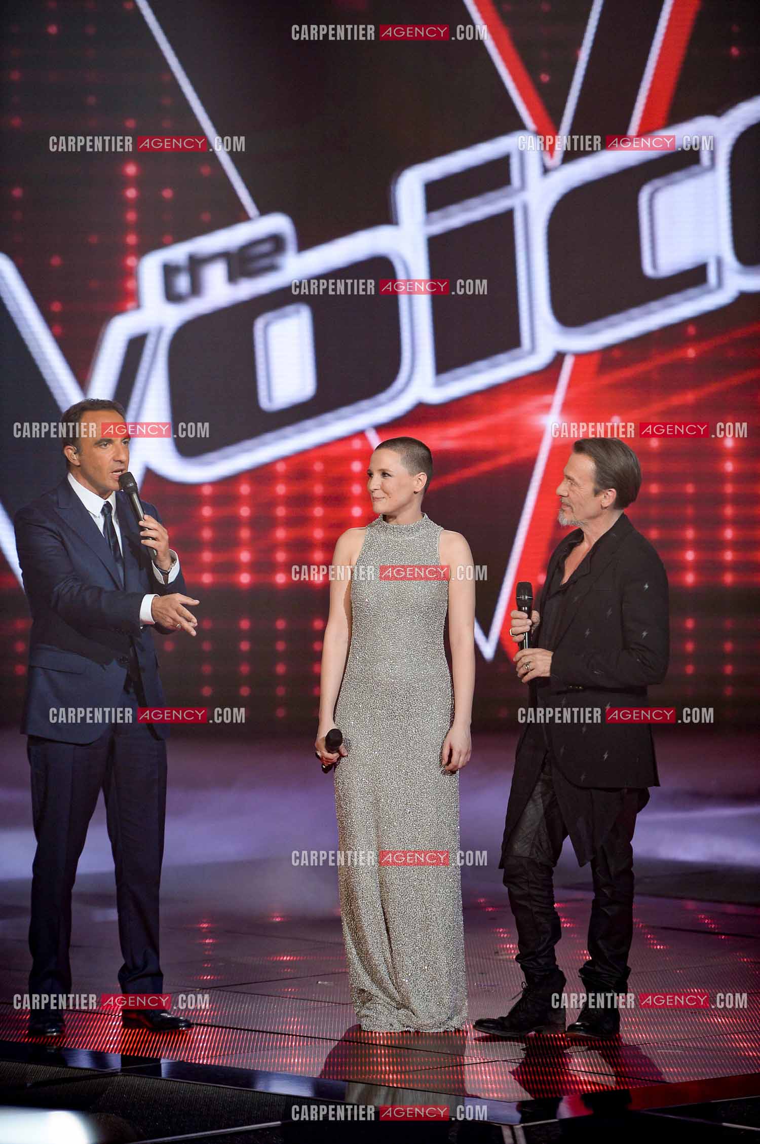 Saison 4 de l'émission The Voice en 2015. L'animateur Nikos Aliagas, la finaliste Anne Sila et son coach Florent Pagny.         ( Exclusif )