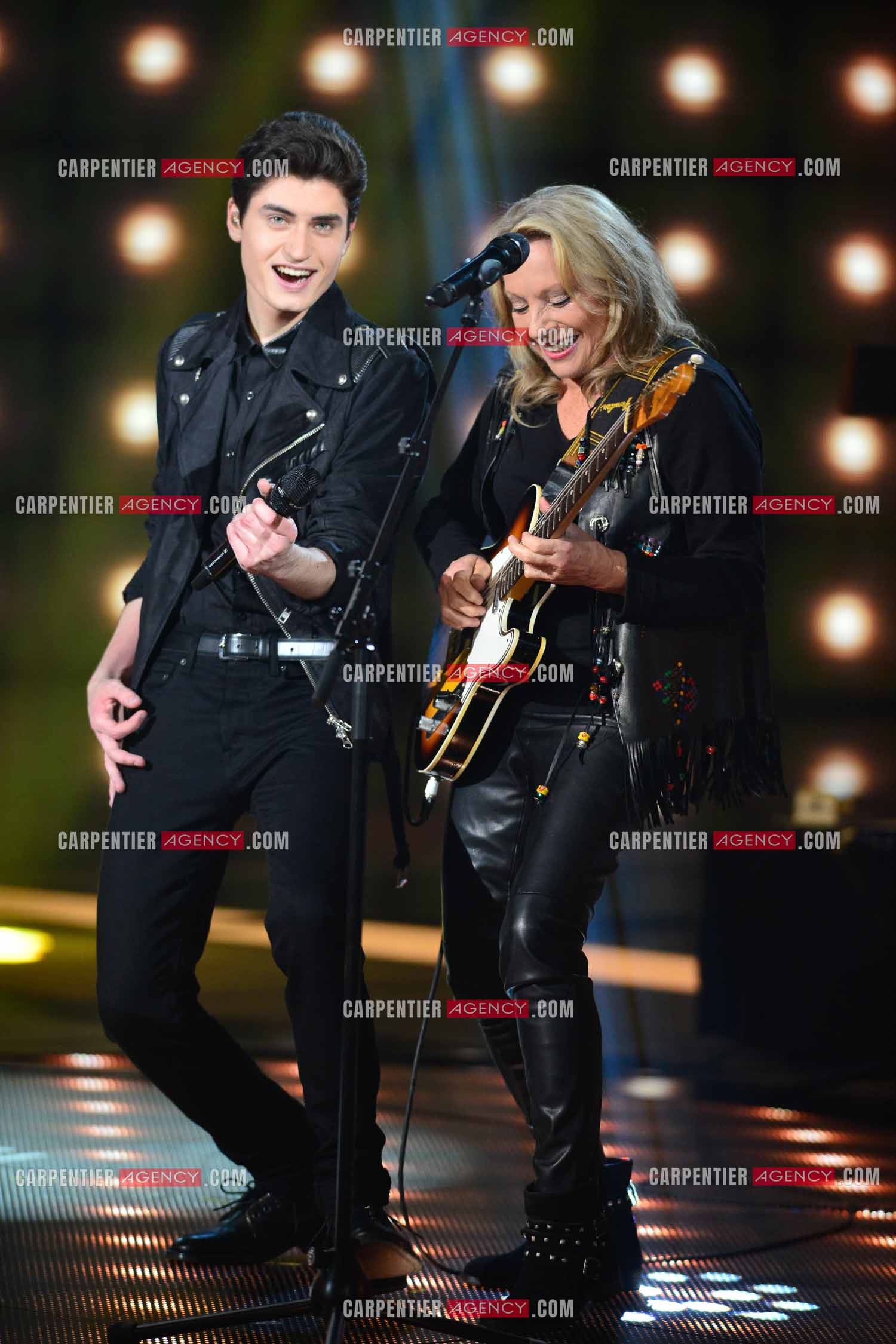 Saison 4 de l'émission The Voice en 2015. Duo entre le finaliste David Thibault et Véronique Sanson.         ( Exclusif )