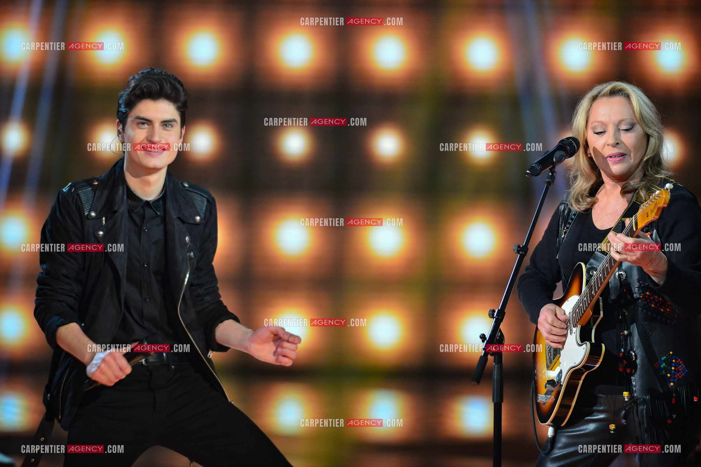 Saison 4 de l'émission The Voice en 2015. Duo entre le finaliste David Thibault et Véronique Sanson.         ( Exclusif )