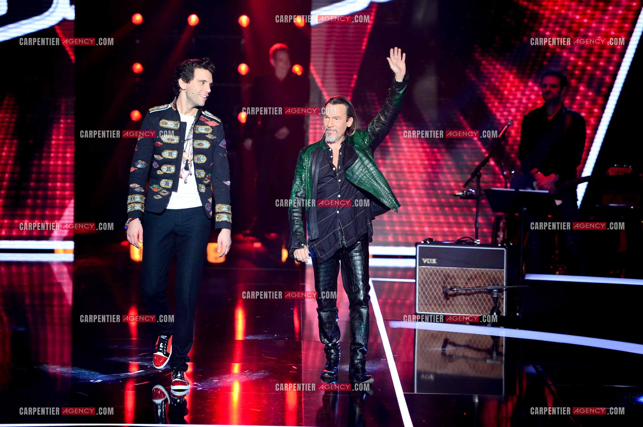 Les deux coachs Mika et Florent Pagny sur le plateau de l'émission THE VOICE. ( Exclusif )
