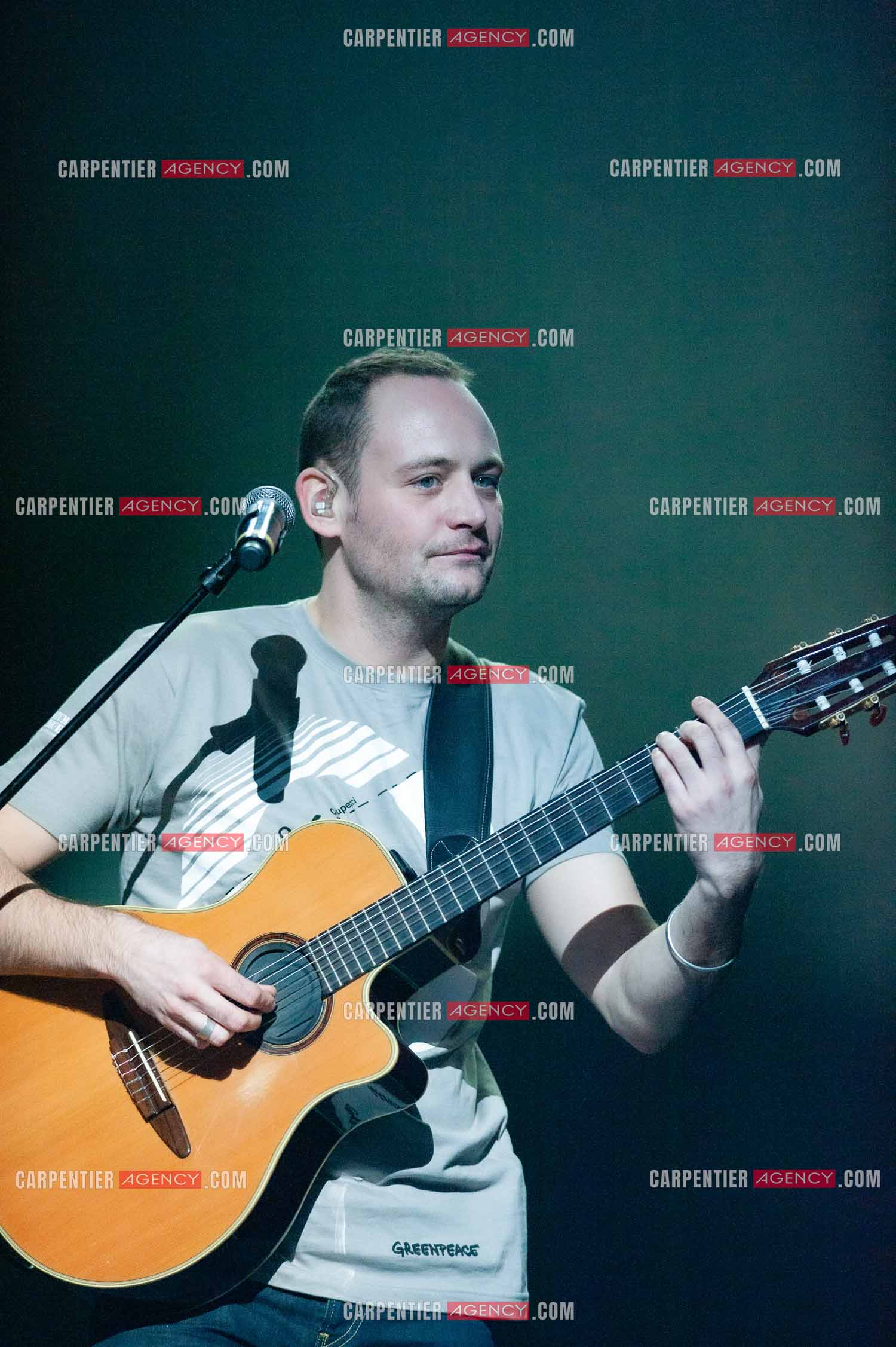 Grand concert au Zénith de Paris “ ULTIMATUM PLANETE ZÉNITH “ le 22 Nov 2009. Le groupe Tryo composé de:                                Cyril Célestin dit Guizmo,Christophe Mali, Daniel Bravo dit Danielito, Emmanuel Eveno dit Manu                        ( Exclusif )