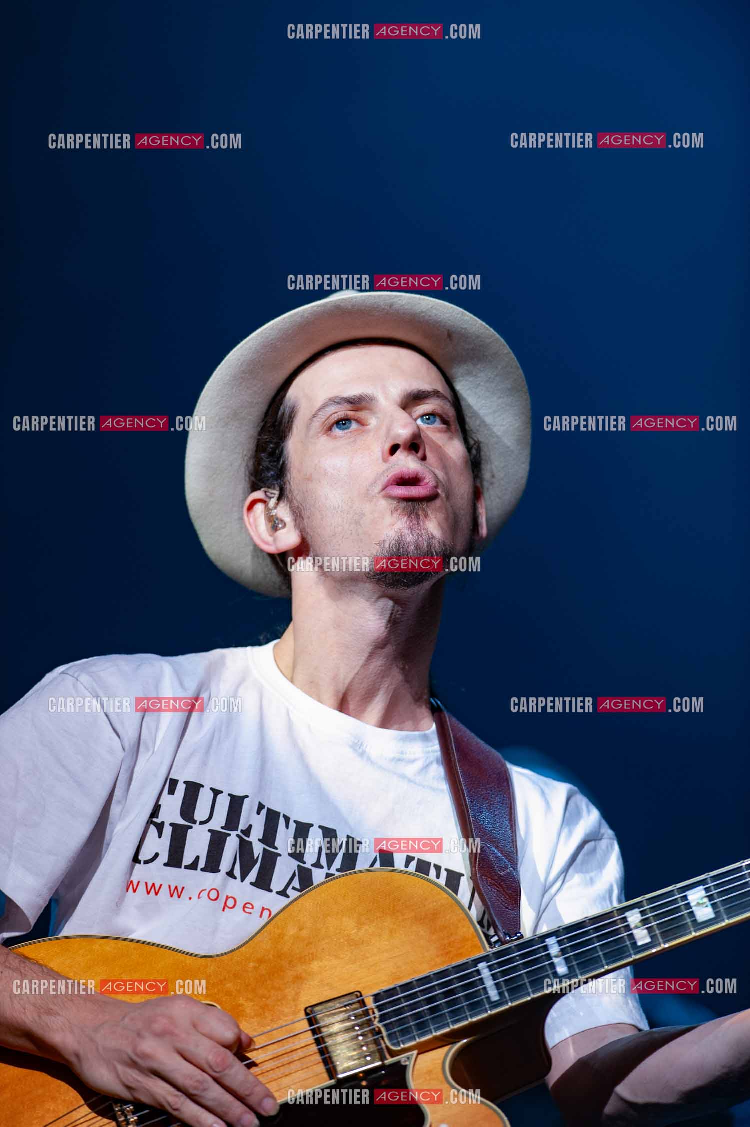 Grand concert au Zénith de Paris “ ULTIMATUM PLANETE ZÉNITH “ le 22 Nov 2009. Le groupe Tryo composé de:                                Cyril Célestin dit Guizmo,Christophe Mali, Daniel Bravo dit Danielito, Emmanuel Eveno dit Manu                        ( Exclusif )