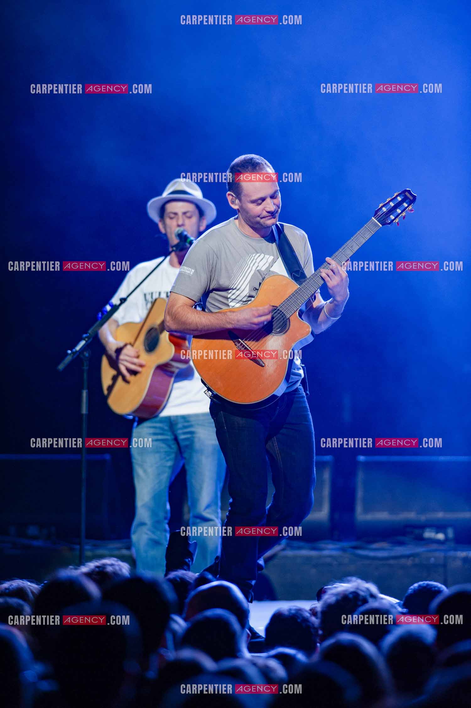 Grand concert au Zénith de Paris “ ULTIMATUM PLANETE ZÉNITH “ le 22 Nov 2009. Le groupe Tryo composé de:                                Cyril Célestin dit Guizmo,Christophe Mali, Daniel Bravo dit Danielito, Emmanuel Eveno dit Manu                        ( Exclusif )