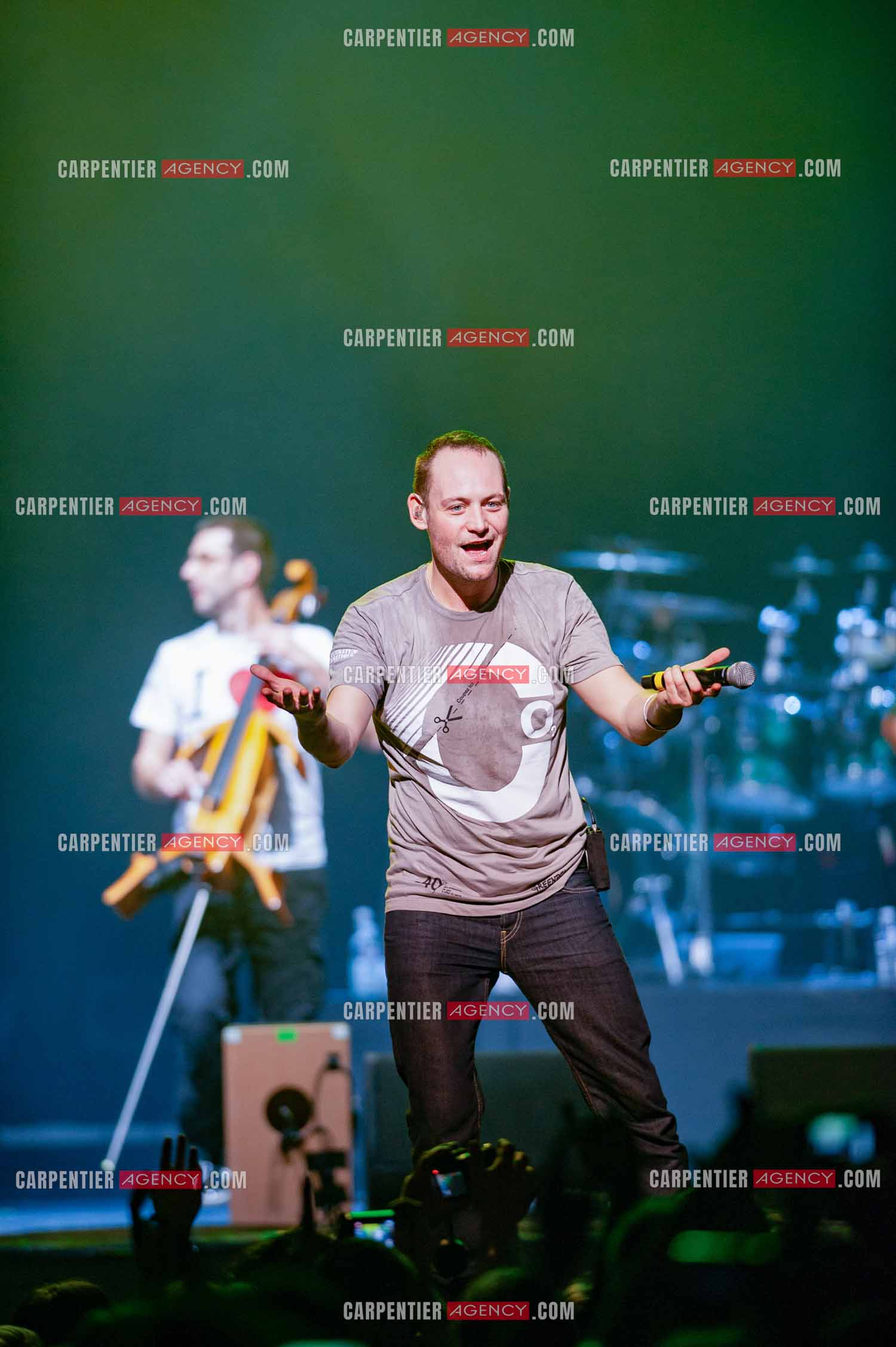 Grand concert au Zénith de Paris “ ULTIMATUM PLANETE ZÉNITH “ le 22 Nov 2009. Le groupe Tryo composé de:                                Cyril Célestin dit Guizmo,Christophe Mali, Daniel Bravo dit Danielito, Emmanuel Eveno dit Manu                        ( Exclusif )