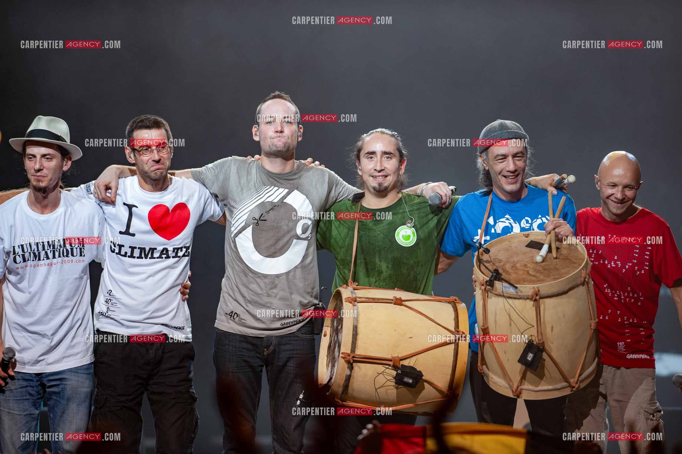 Grand concert au Zénith de Paris “ ULTIMATUM PLANETE ZÉNITH “ le 22 Nov 2009. Le groupe Tryo composé de:                                Cyril Célestin dit Guizmo,Christophe Mali, Daniel Bravo dit Danielito, Emmanuel Eveno dit Manu                        ( Exclusif )