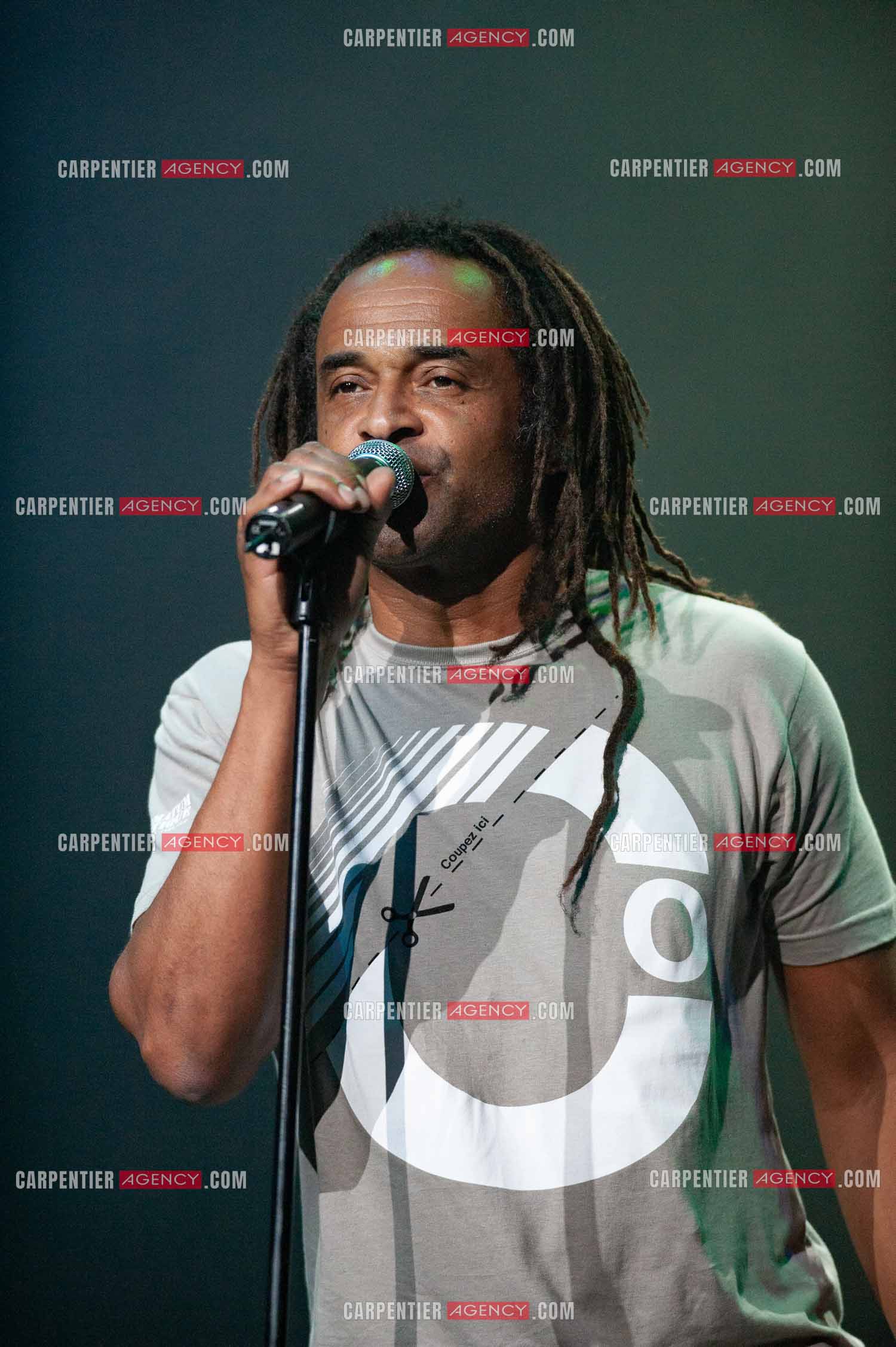 Grand concert au Zénith de Paris “ ULTIMATUM PLANETE ZÉNITH “ le 22 Nov 2009. Le chanteur Yannick Noah.                                    ( Exclusif )