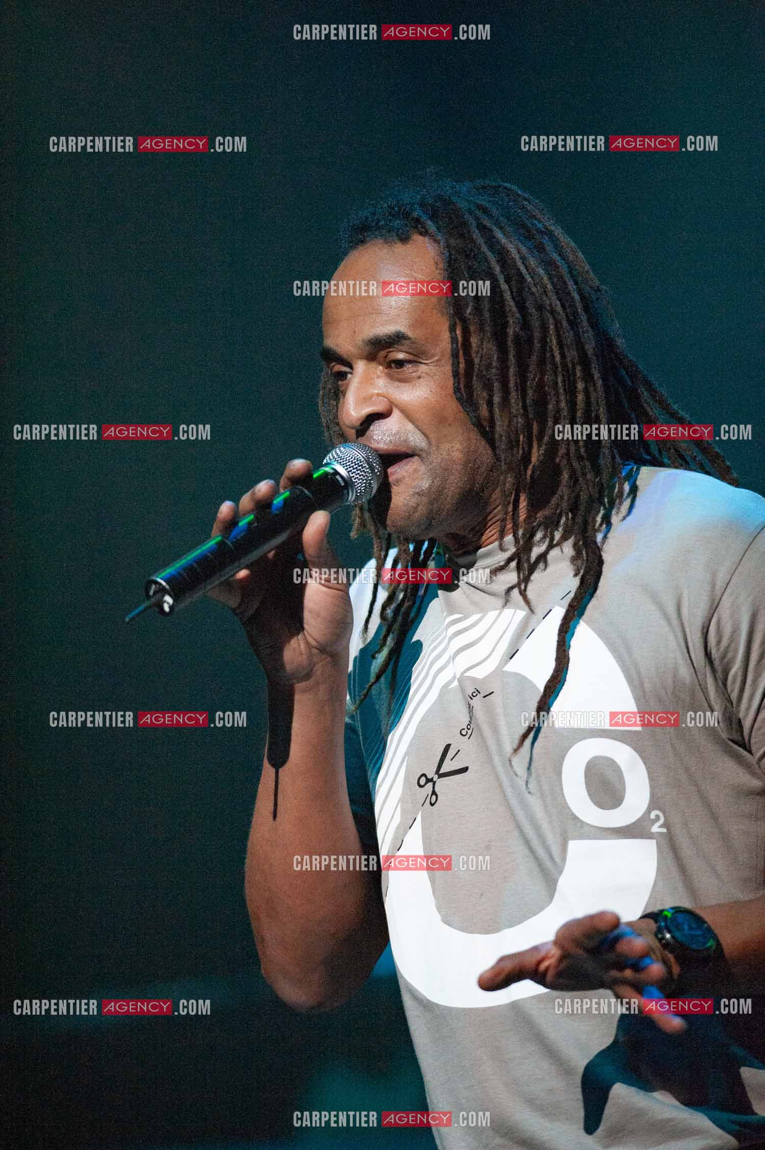 Grand concert au Zénith de Paris “ ULTIMATUM PLANETE ZÉNITH “ le 22 Nov 2009. Le chanteur Yannick Noah.                                    ( Exclusif )