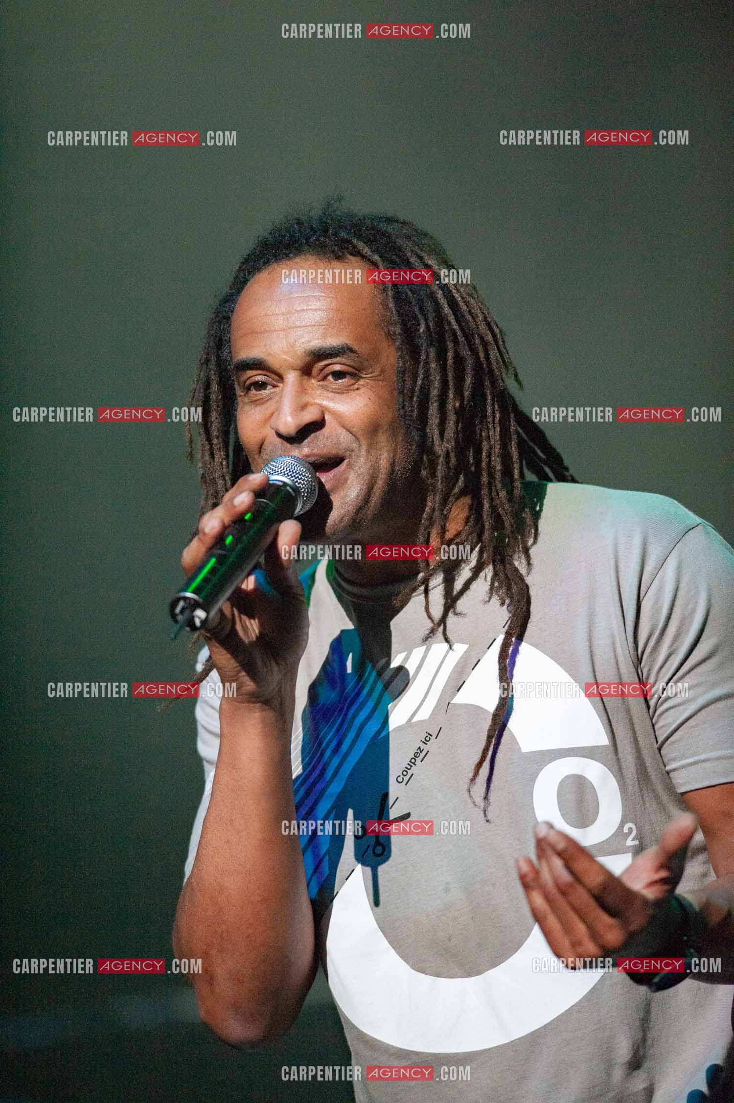 Grand concert au Zénith de Paris “ ULTIMATUM PLANETE ZÉNITH “ le 22 Nov 2009. Le chanteur Yannick Noah.                                    ( Exclusif )