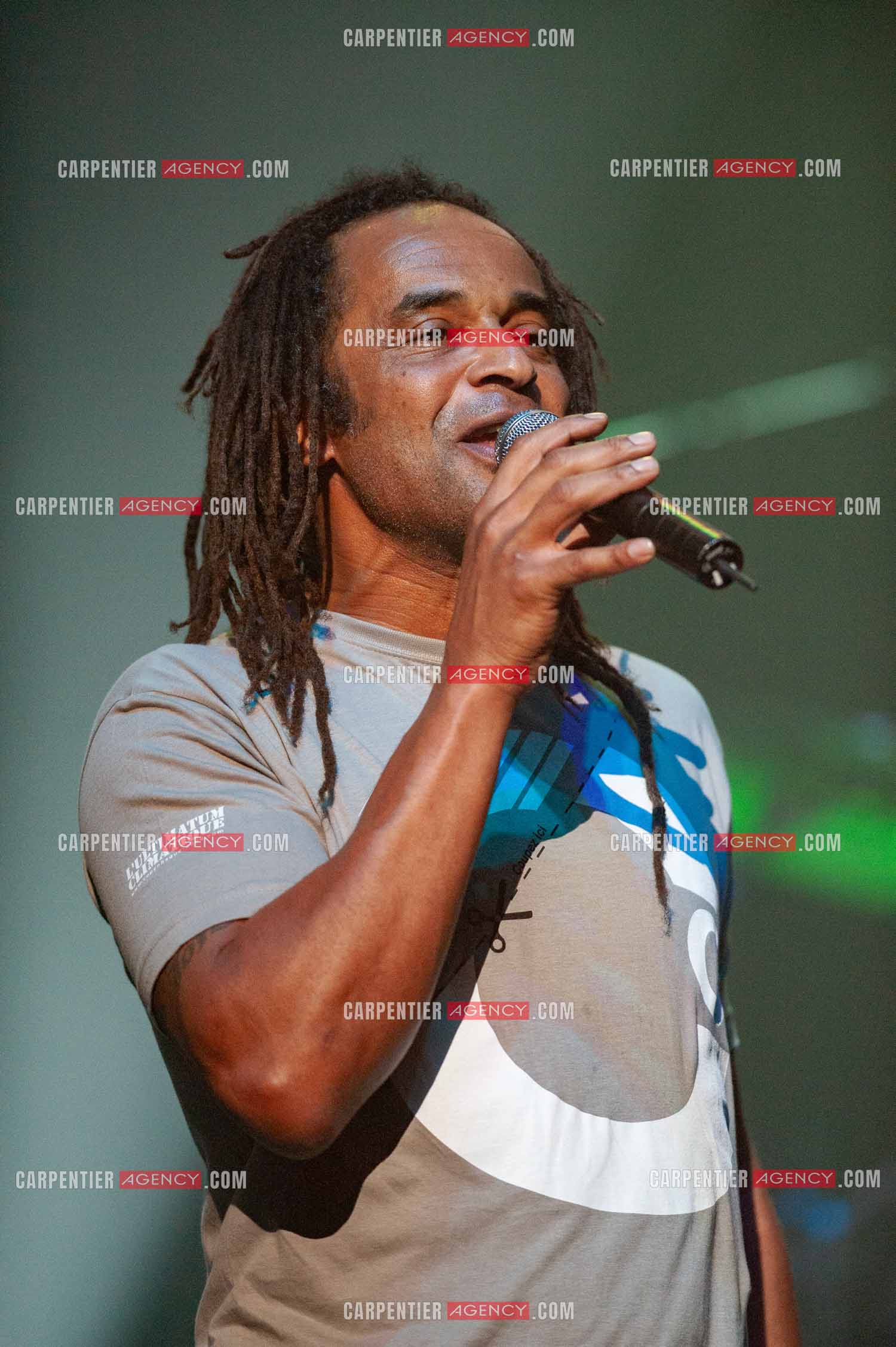 Grand concert au Zénith de Paris “ ULTIMATUM PLANETE ZÉNITH “ le 22 Nov 2009. Le chanteur Yannick Noah.                                    ( Exclusif )