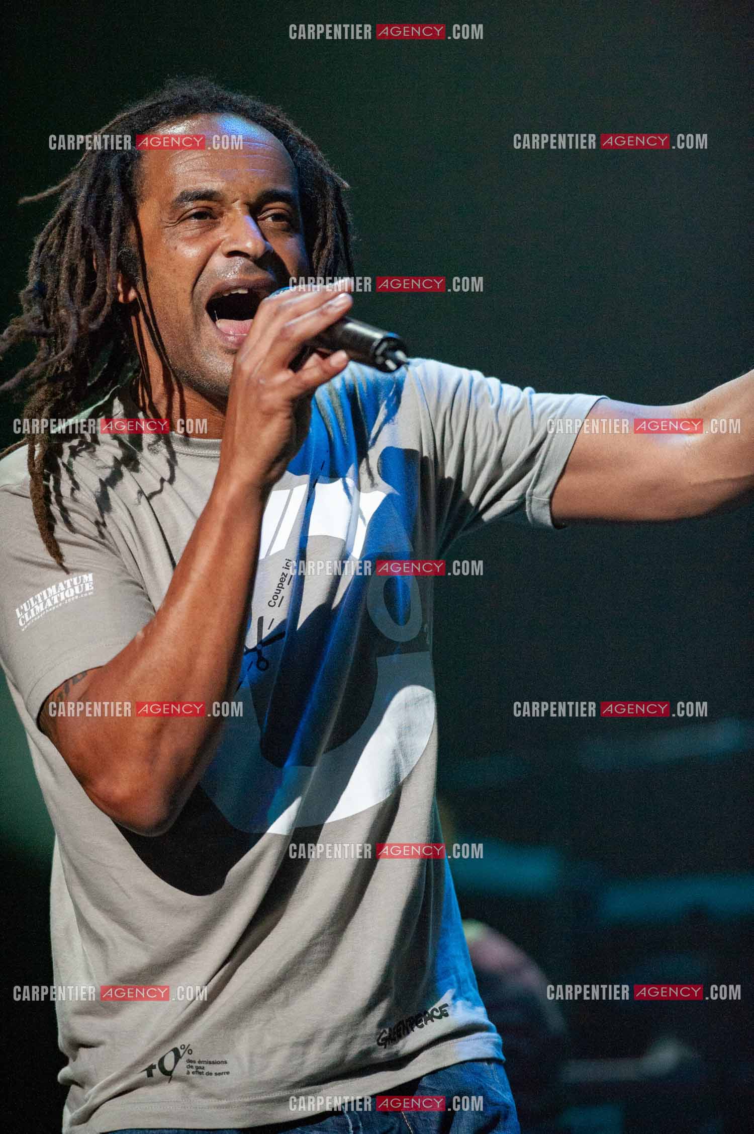 Grand concert au Zénith de Paris “ ULTIMATUM PLANETE ZÉNITH “ le 22 Nov 2009. Le chanteur Yannick Noah.                                    ( Exclusif )