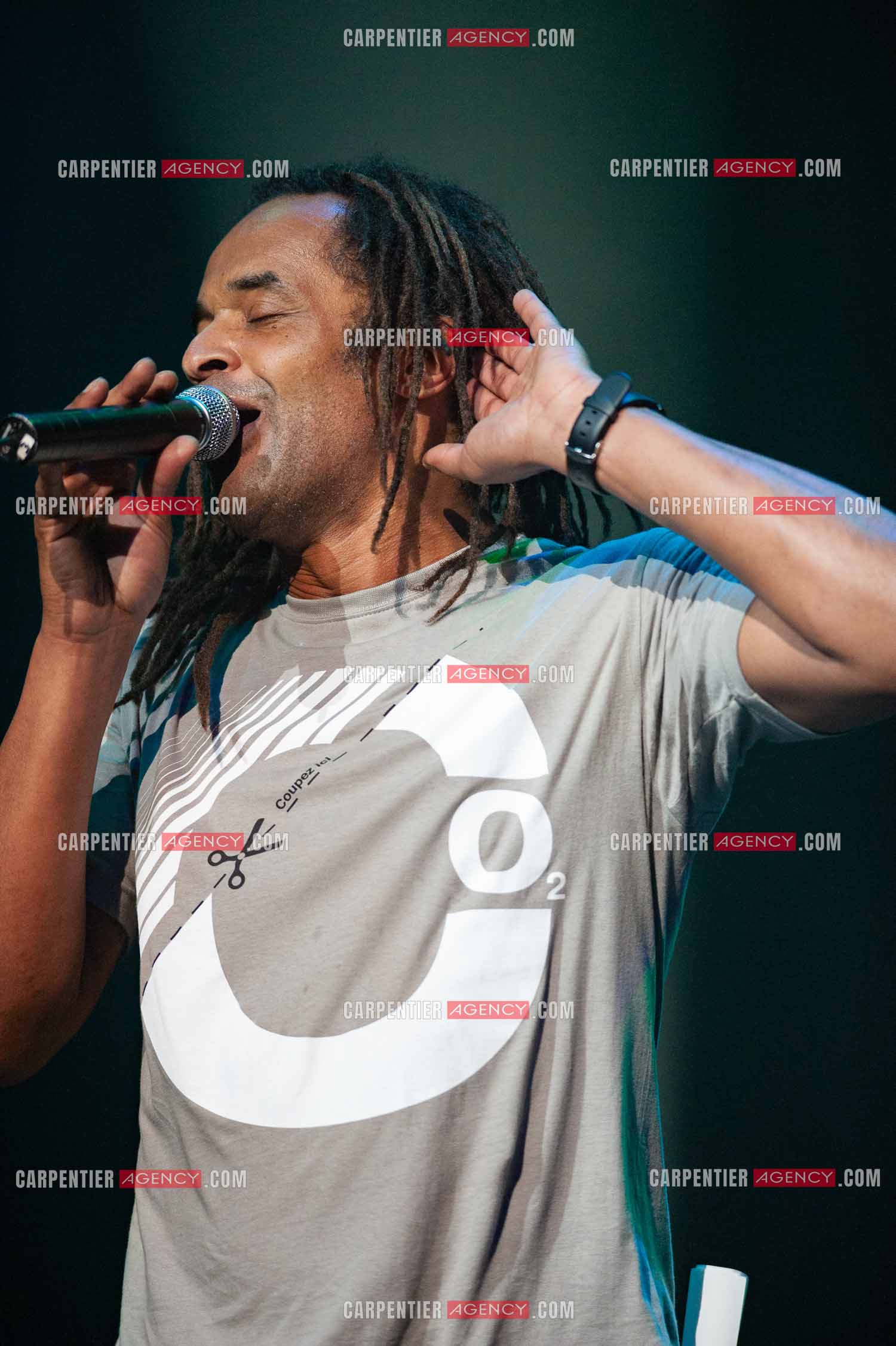 Grand concert au Zénith de Paris “ ULTIMATUM PLANETE ZÉNITH “ le 22 Nov 2009. Le chanteur Yannick Noah.                                    ( Exclusif )