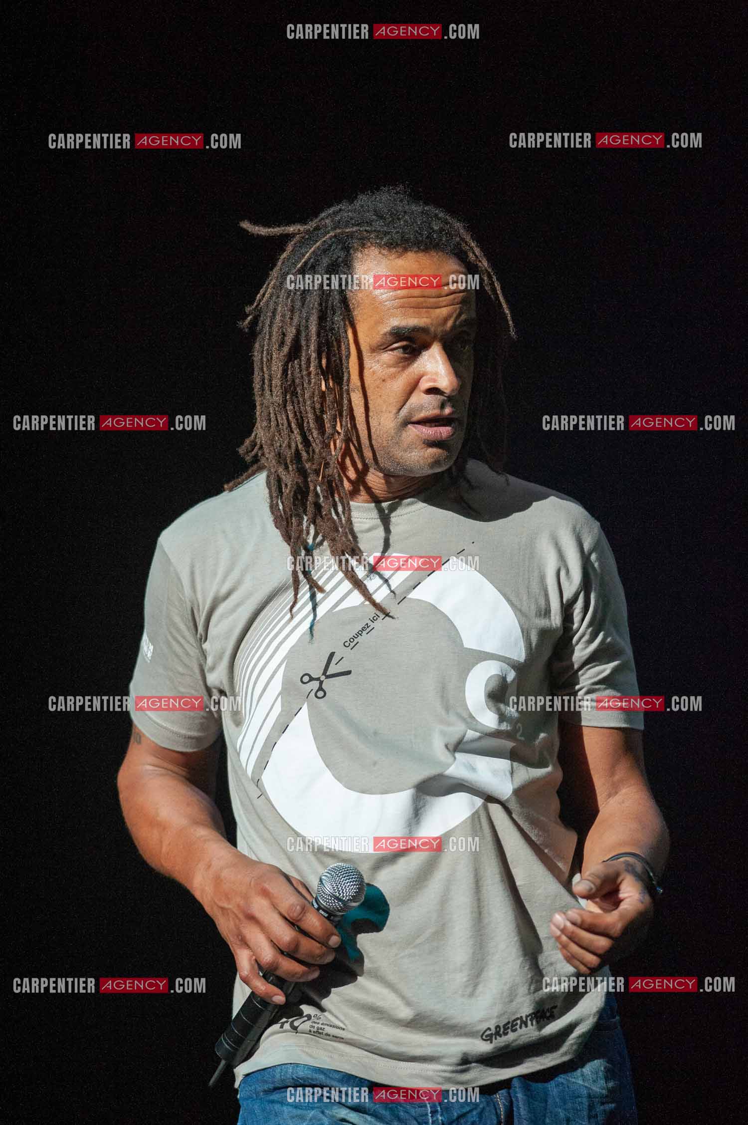 Grand concert au Zénith de Paris “ ULTIMATUM PLANETE ZÉNITH “ le 22 Nov 2009. Le chanteur Yannick Noah.                                    ( Exclusif )