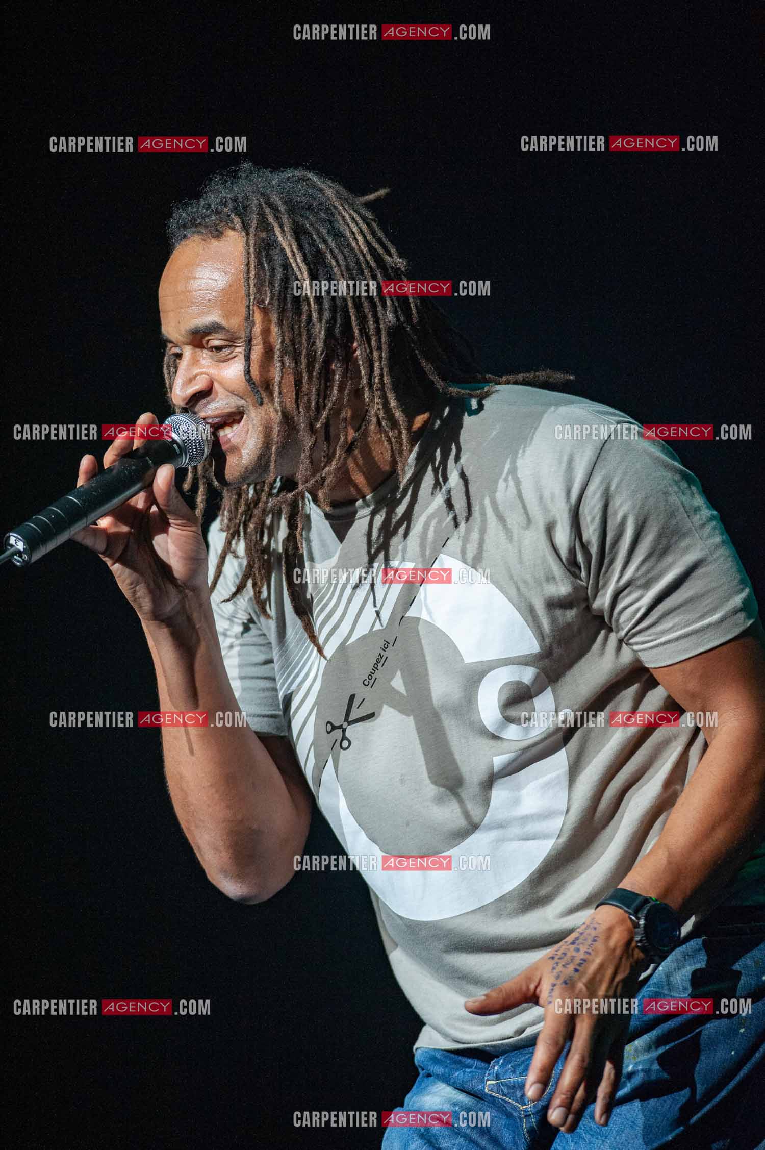 Grand concert au Zénith de Paris “ ULTIMATUM PLANETE ZÉNITH “ le 22 Nov 2009. Le chanteur Yannick Noah.                                    ( Exclusif )