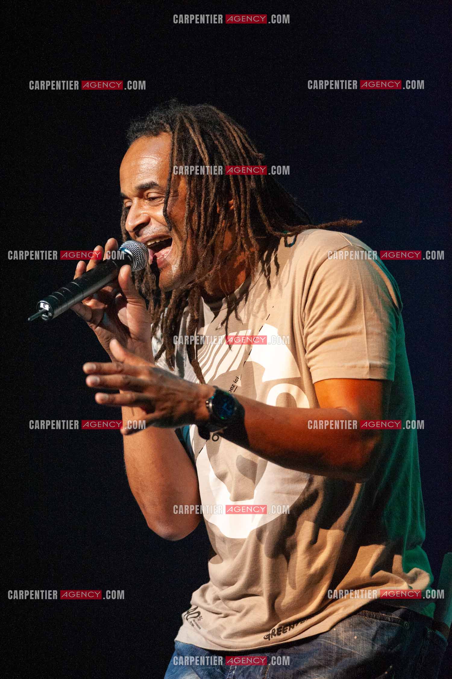 Grand concert au Zénith de Paris “ ULTIMATUM PLANETE ZÉNITH “ le 22 Nov 2009. Le chanteur Yannick Noah.                                    ( Exclusif )