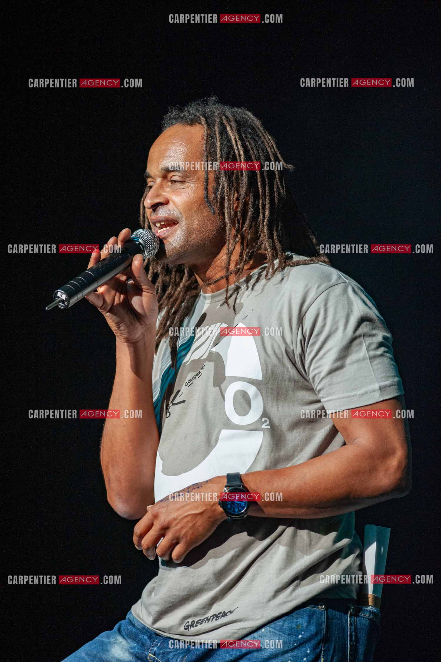 Grand concert au Zénith de Paris “ ULTIMATUM PLANETE ZÉNITH “ le 22 Nov 2009. Le chanteur Yannick Noah.                                    ( Exclusif )