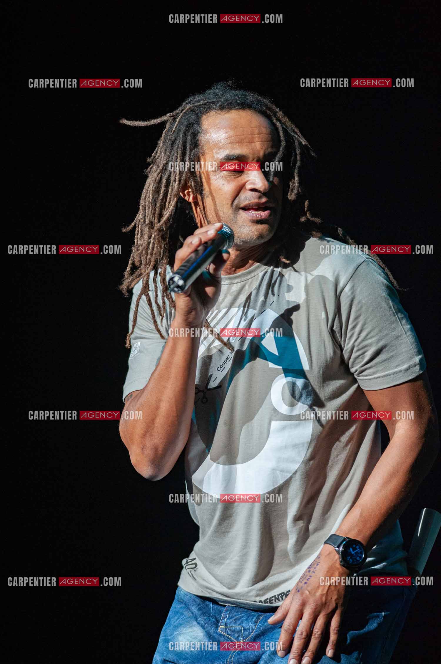 Grand concert au Zénith de Paris “ ULTIMATUM PLANETE ZÉNITH “ le 22 Nov 2009. Le chanteur Yannick Noah.                                    ( Exclusif )