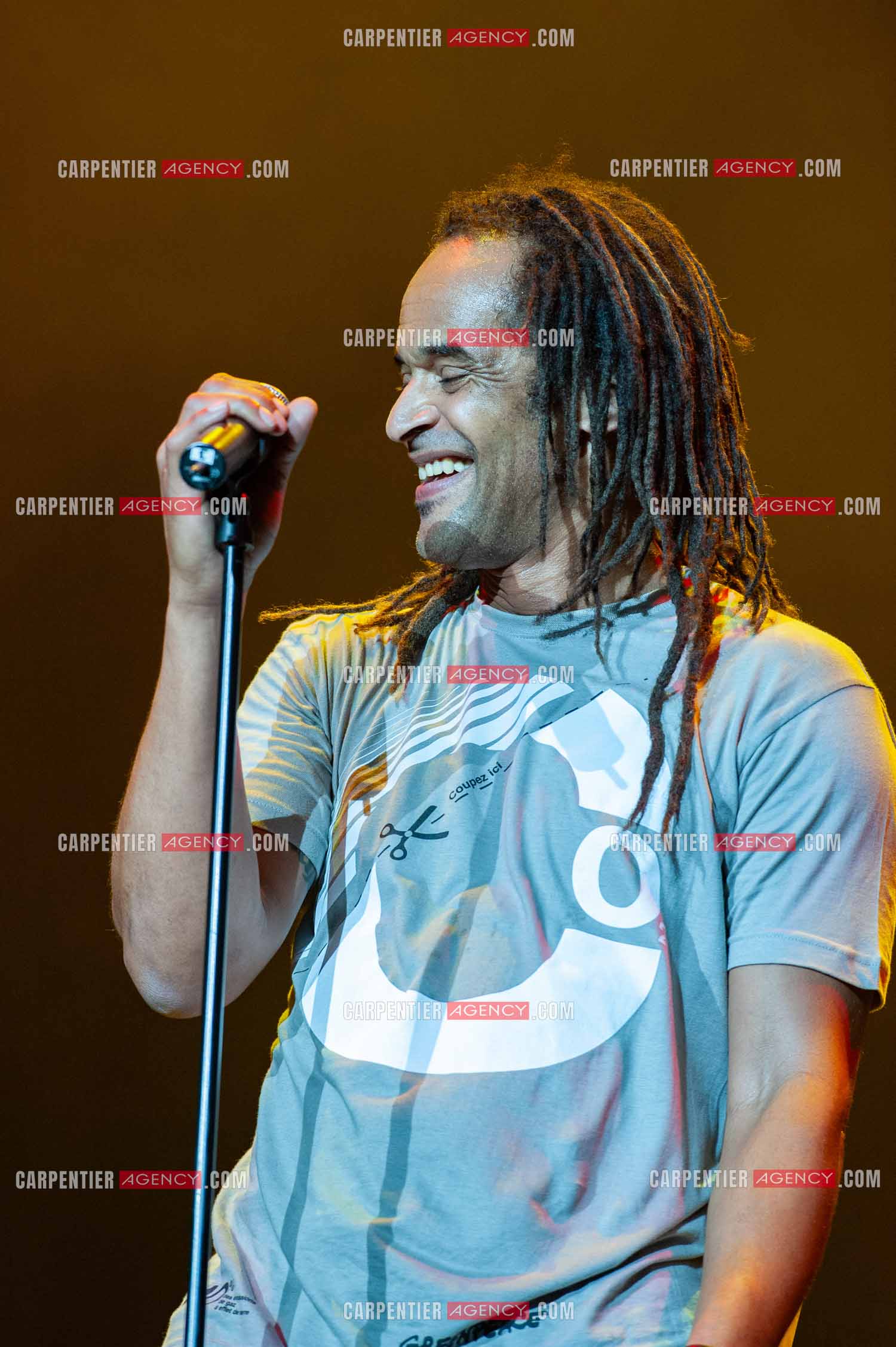 Grand concert au Zénith de Paris “ ULTIMATUM PLANETE ZÉNITH “ le 22 Nov 2009. Le chanteur Yannick Noah.                                    ( Exclusif )