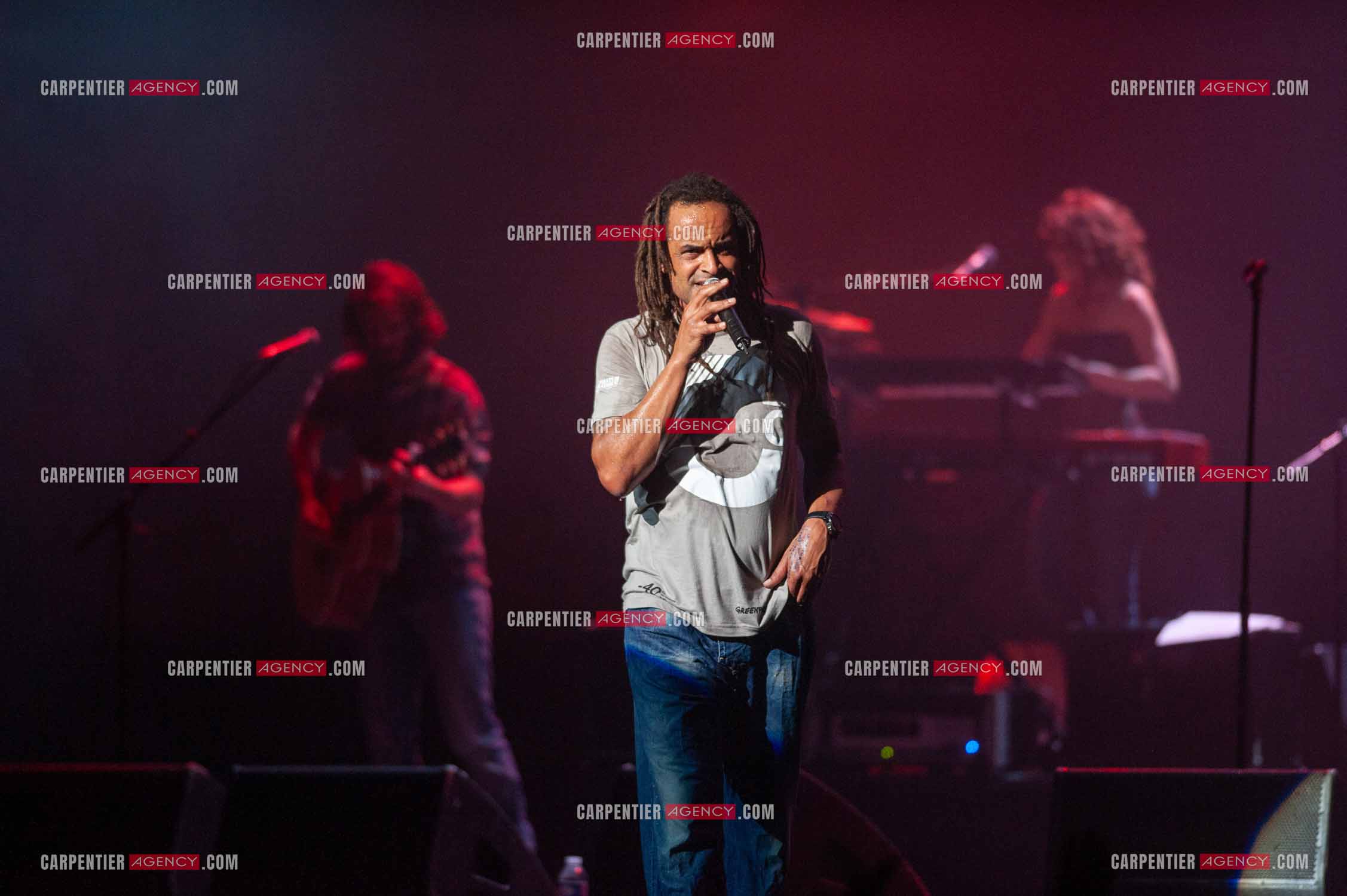 Grand concert au Zénith de Paris “ ULTIMATUM PLANETE ZÉNITH “ le 22 Nov 2009. Le chanteur Yannick Noah.                                    ( Exclusif )