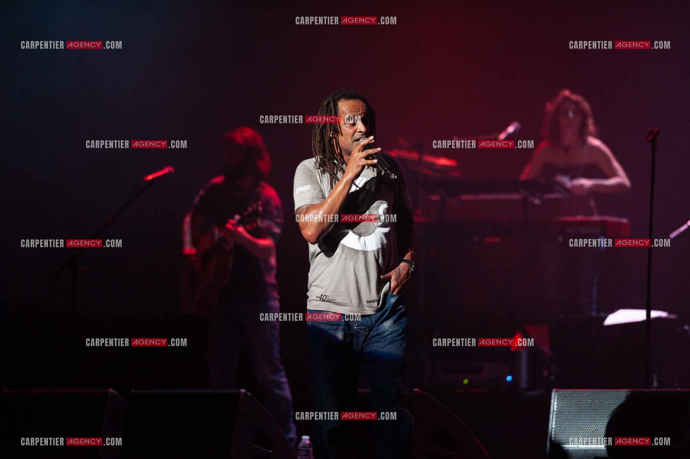 Grand concert au Zénith de Paris “ ULTIMATUM PLANETE ZÉNITH “ le 22 Nov 2009. Le chanteur Yannick Noah.                                    ( Exclusif )