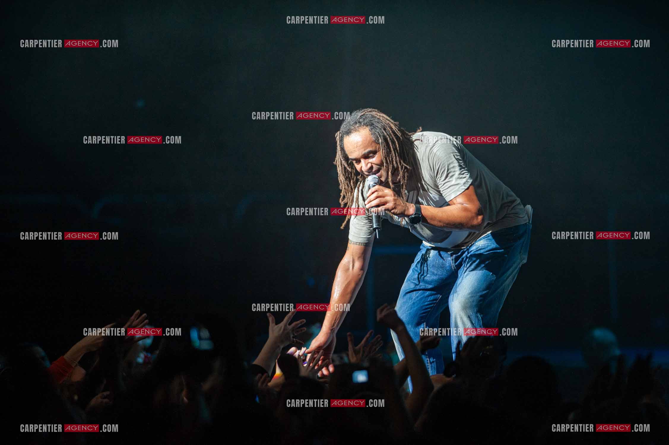 Grand concert au Zénith de Paris “ ULTIMATUM PLANETE ZÉNITH “ le 22 Nov 2009. Le chanteur Yannick Noah.                                    ( Exclusif )