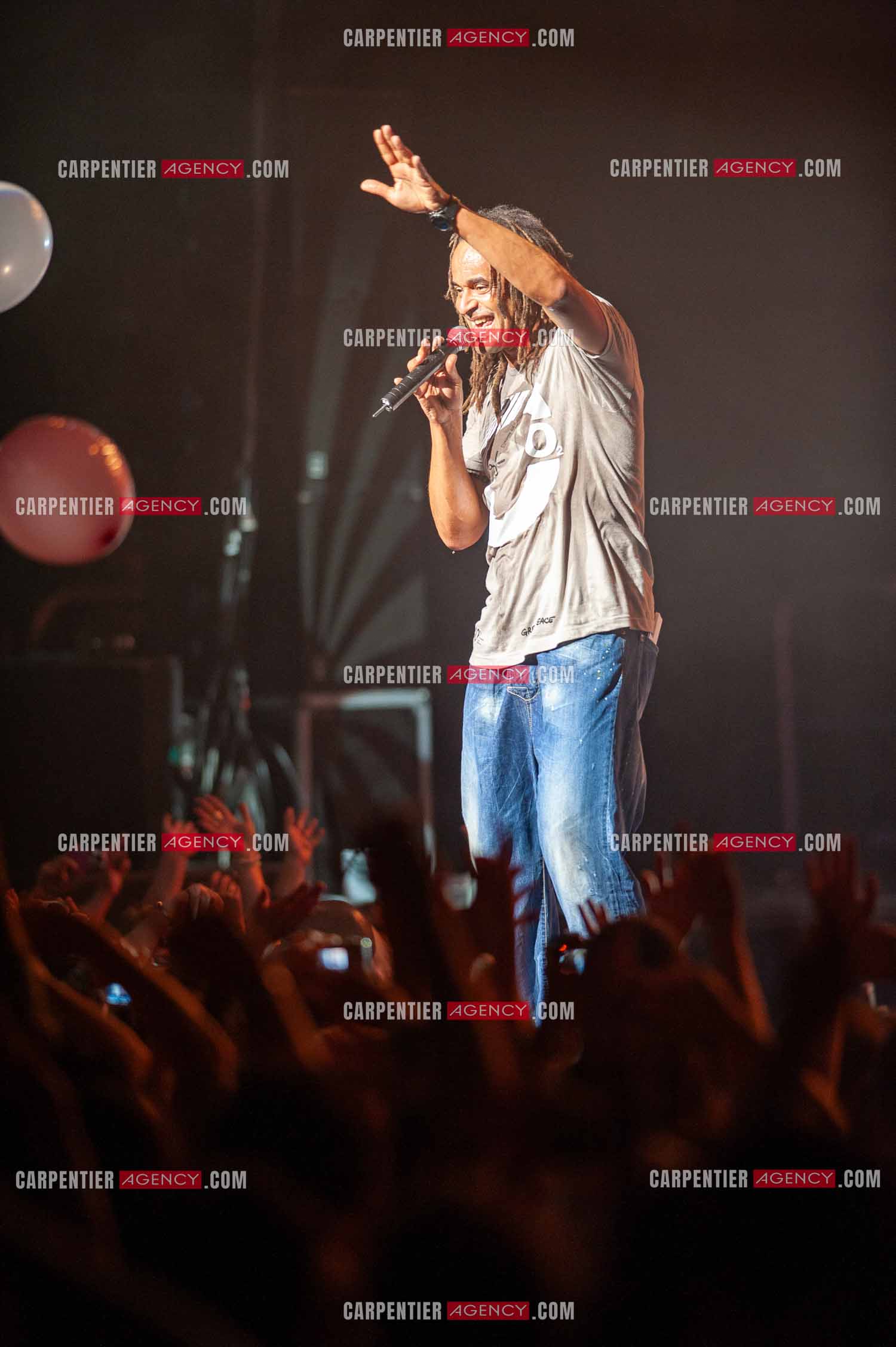 Grand concert au Zénith de Paris “ ULTIMATUM PLANETE ZÉNITH “ le 22 Nov 2009. Le chanteur Yannick Noah.                                    ( Exclusif )