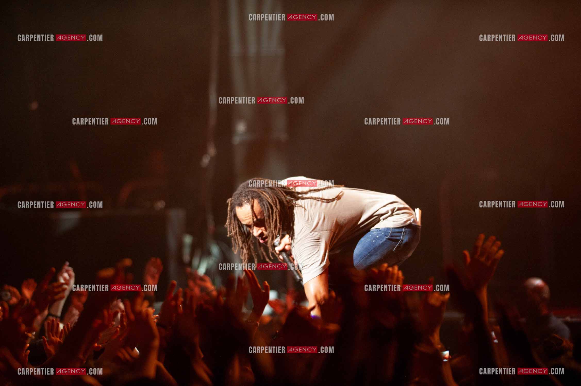 Grand concert au Zénith de Paris “ ULTIMATUM PLANETE ZÉNITH “ le 22 Nov 2009. Le chanteur Yannick Noah.                                    ( Exclusif )