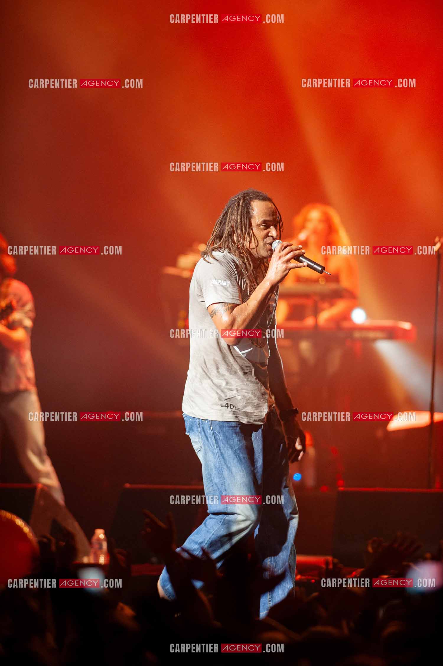 Grand concert au Zénith de Paris “ ULTIMATUM PLANETE ZÉNITH “ le 22 Nov 2009. Le chanteur Yannick Noah.                                    ( Exclusif )