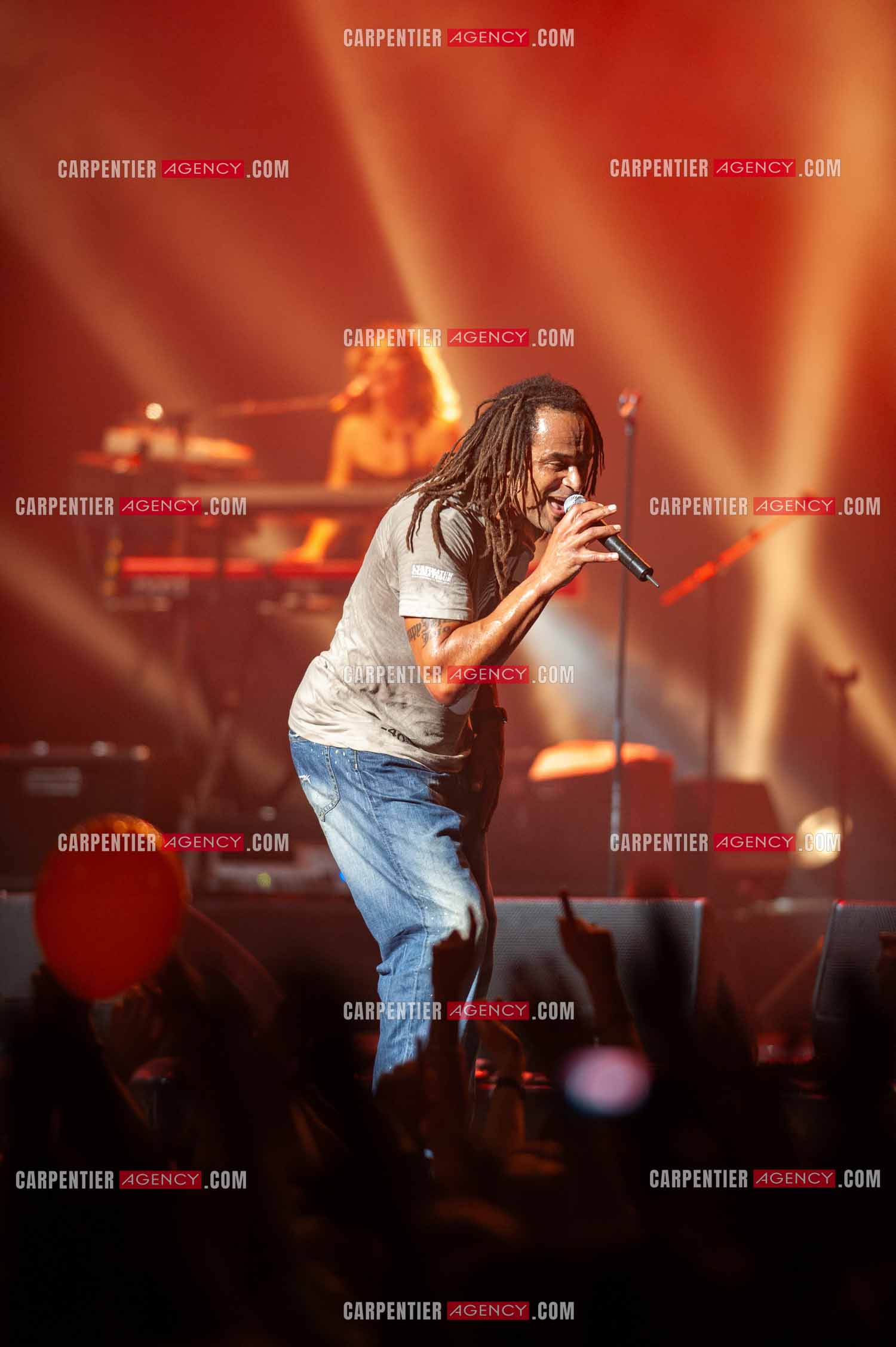 Grand concert au Zénith de Paris “ ULTIMATUM PLANETE ZÉNITH “ le 22 Nov 2009. Le chanteur Yannick Noah.                                    ( Exclusif )