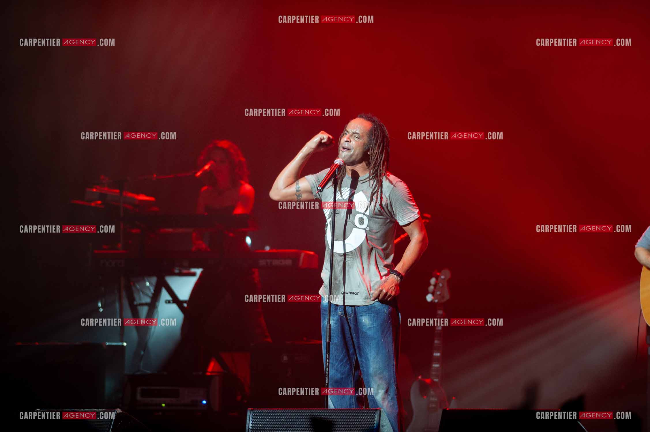 Grand concert au Zénith de Paris “ ULTIMATUM PLANETE ZÉNITH “ le 22 Nov 2009. Le chanteur Yannick Noah.                                    ( Exclusif )