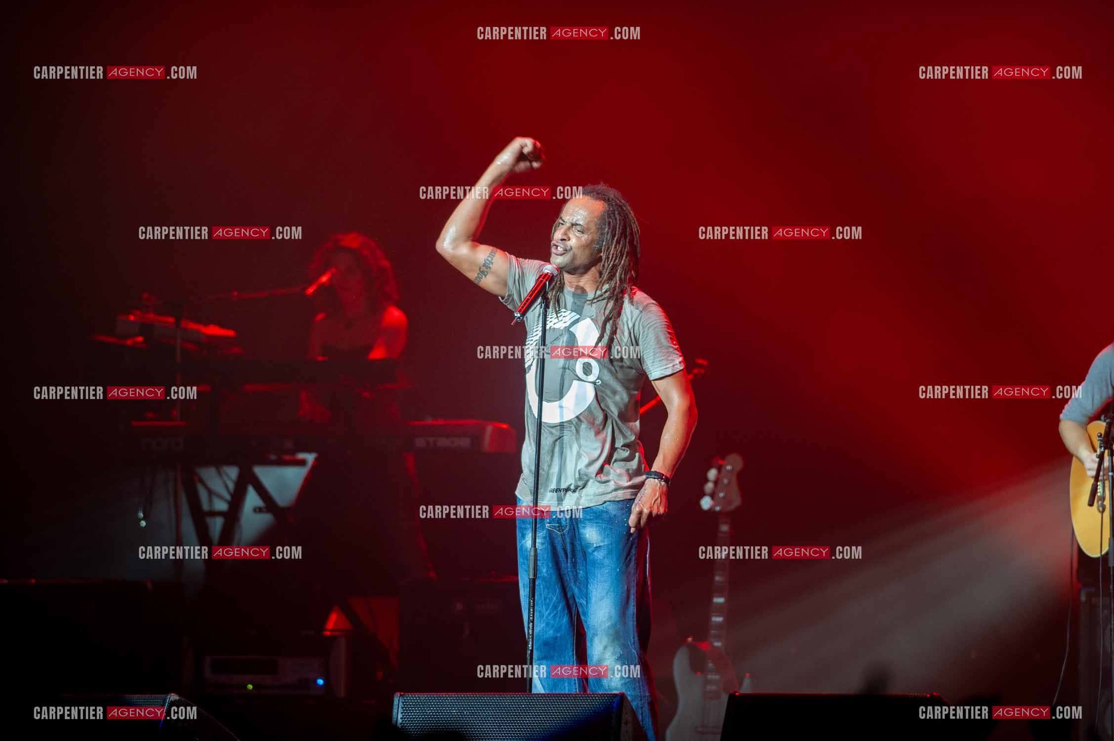 Grand concert au Zénith de Paris “ ULTIMATUM PLANETE ZÉNITH “ le 22 Nov 2009. Le chanteur Yannick Noah.                                    ( Exclusif )