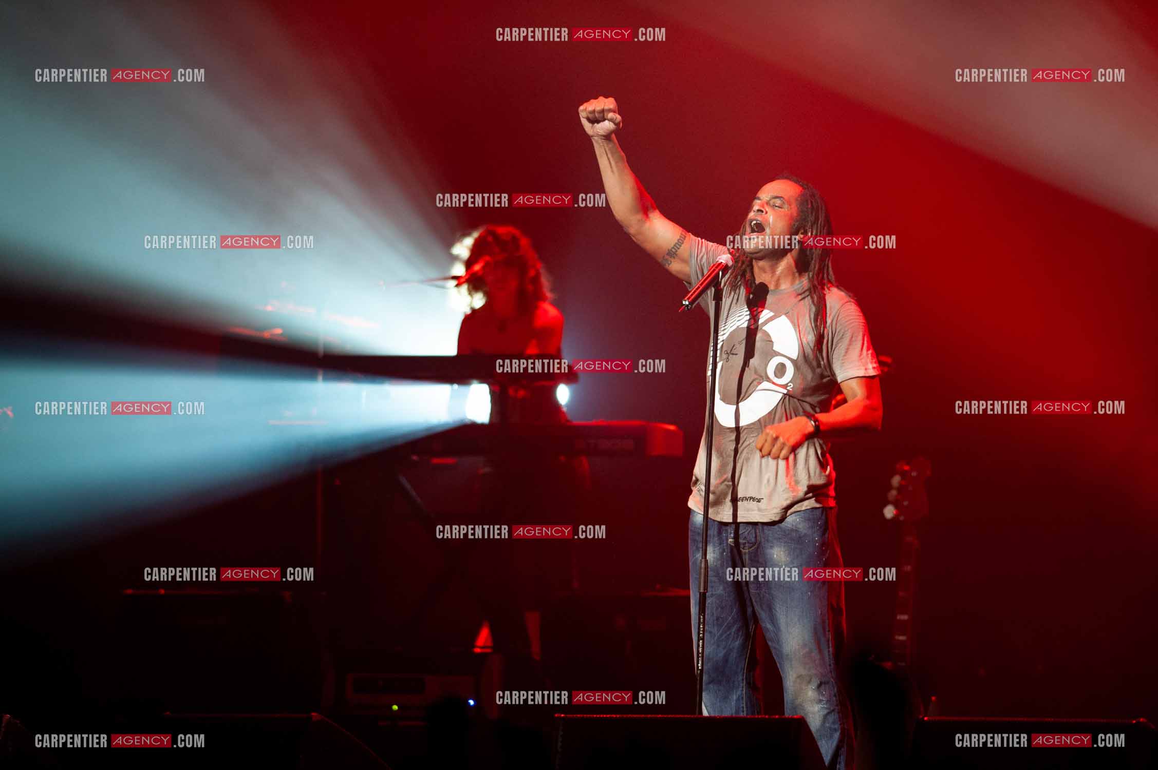 Grand concert au Zénith de Paris “ ULTIMATUM PLANETE ZÉNITH “ le 22 Nov 2009. Le chanteur Yannick Noah.                                    ( Exclusif )