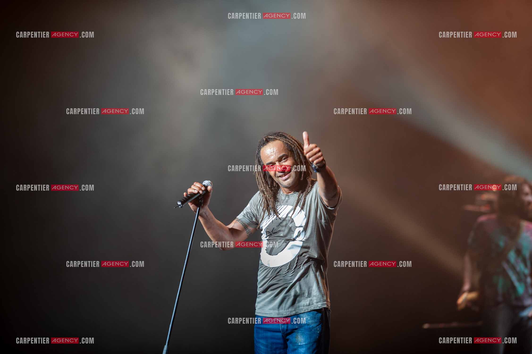 Grand concert au Zénith de Paris “ ULTIMATUM PLANETE ZÉNITH “ le 22 Nov 2009. Le chanteur Yannick Noah.                                    ( Exclusif )