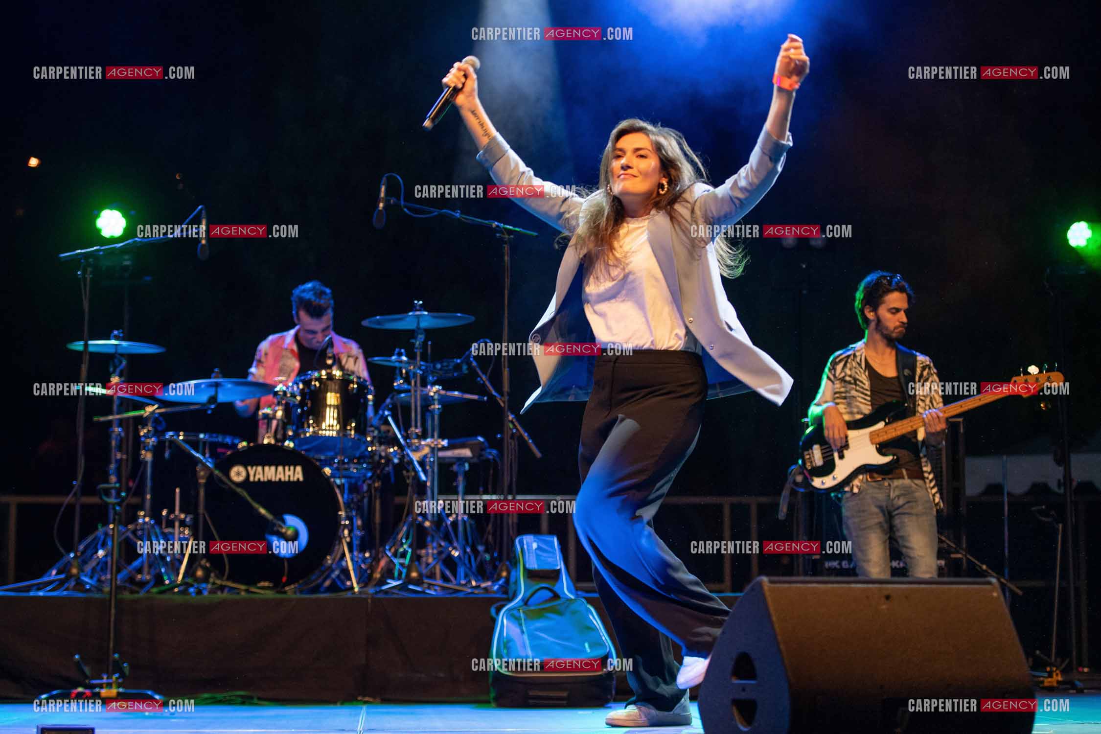 Les gagnants de la saison 2021 de The voice en tournée d'été. La chanteuse Louise Mambell.    ( Exclusif )