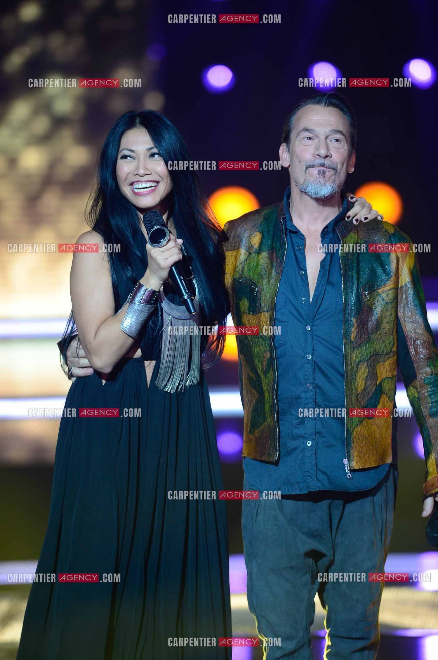 Saison 5 de l'émission The Voice en 2016. La chanteuse Anggun invitée de l'émission pour un duo avec le coach Florent Pagny.     ( Exclusif )