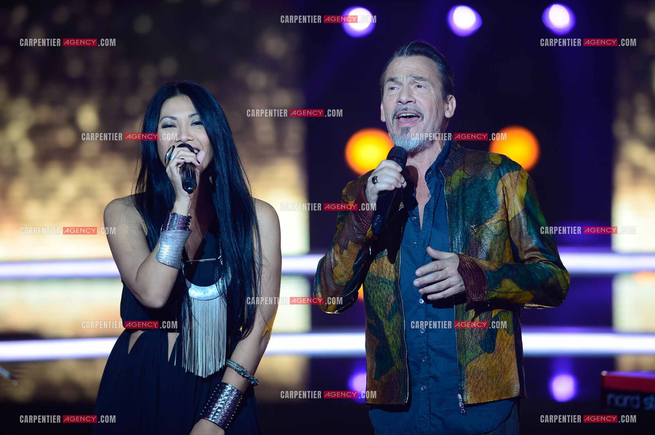 Saison 5 de l'émission The Voice en 2016. La chanteuse Anggun invitée de l'émission pour un duo avec le coach Florent Pagny.     ( Exclusif )