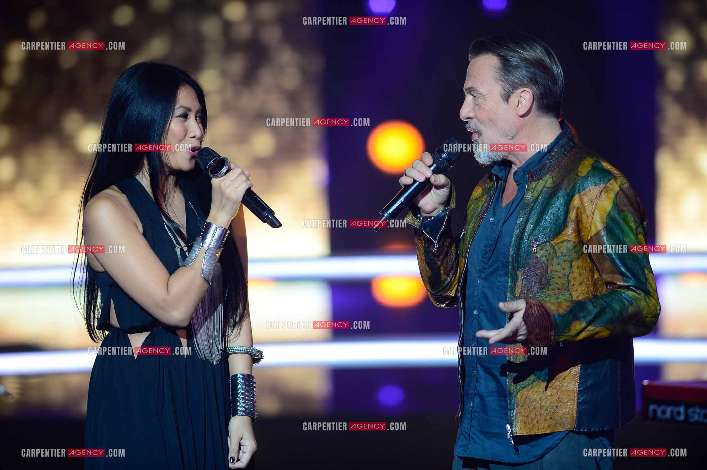 Saison 5 de l'émission The Voice en 2016. La chanteuse Anggun invitée de l'émission pour un duo avec le coach Florent Pagny.     ( Exclusif )