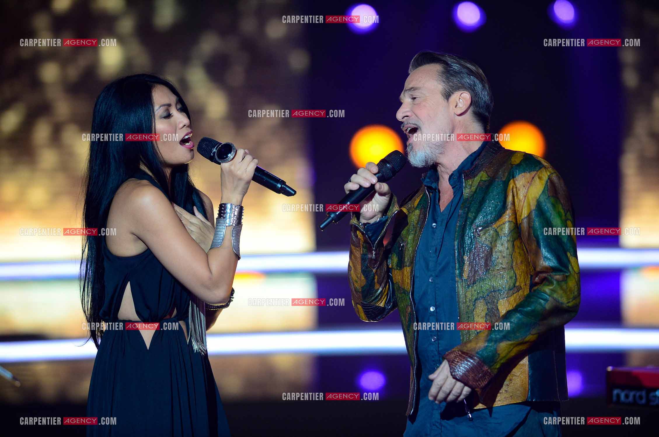 Saison 5 de l'émission The Voice en 2016. La chanteuse Anggun invitée de l'émission pour un duo avec le coach Florent Pagny.     ( Exclusif )