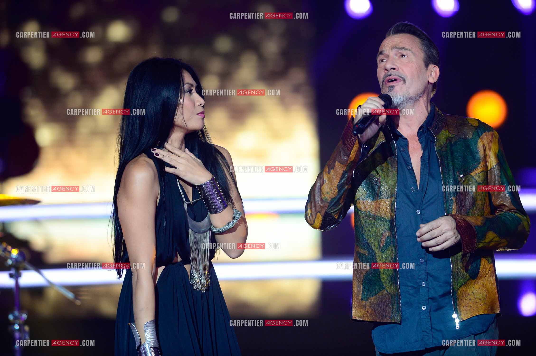 Saison 5 de l'émission The Voice en 2016. La chanteuse Anggun invitée de l'émission pour un duo avec le coach Florent Pagny.     ( Exclusif )