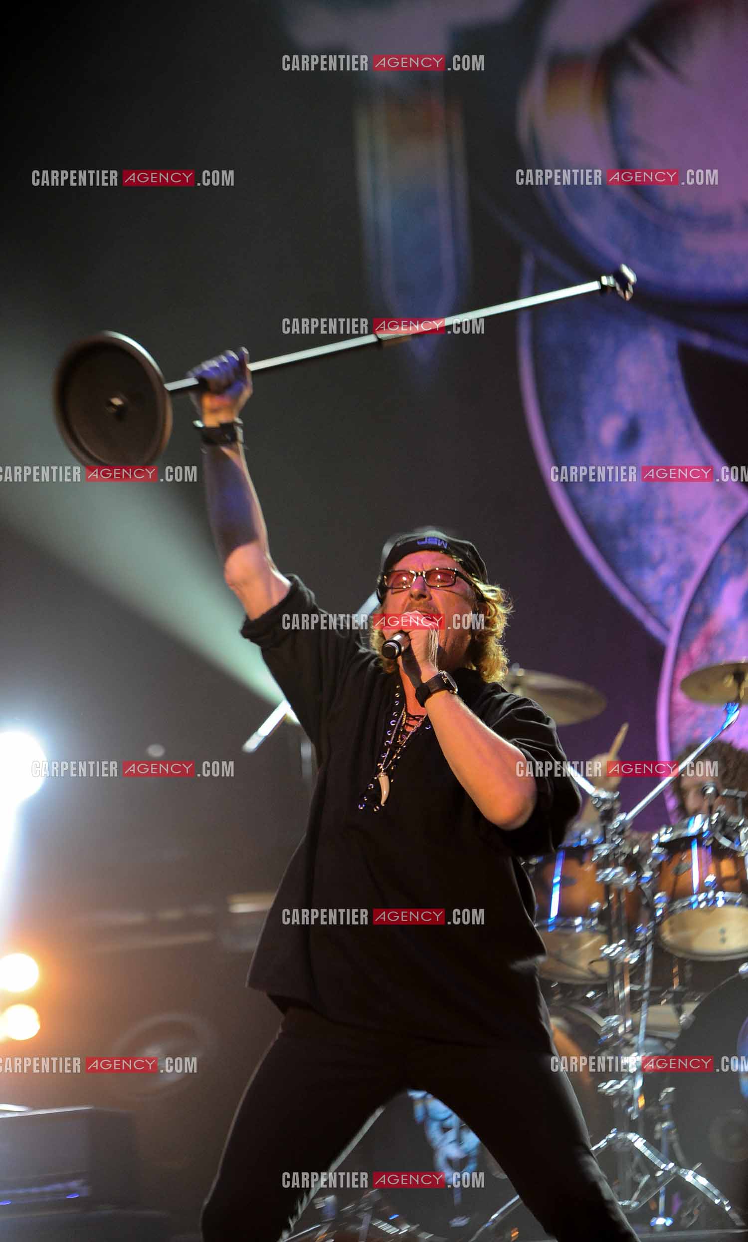 Le groupe Toto en concert au Zénith de Paris. Le chanteur du groupe, Joe Williams. ( Exclusif )