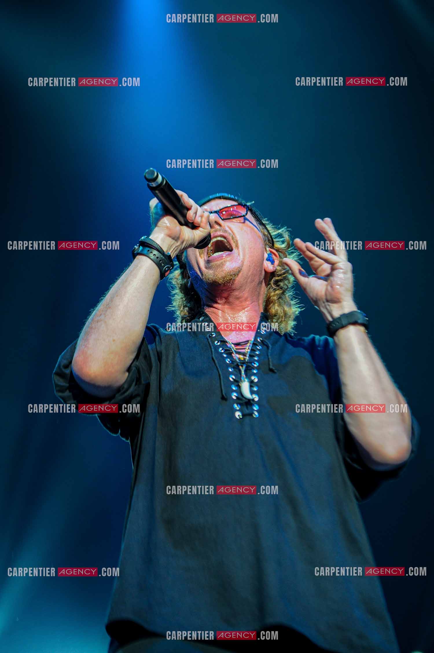 Le groupe Toto en concert au Zénith de Paris. Le chanteur du groupe, Joe Williams. ( Exclusif )