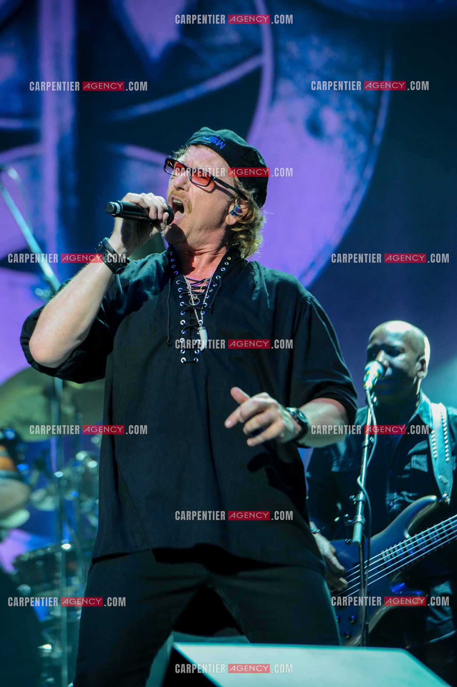Le groupe Toto en concert au Zénith de Paris. Le chanteur du groupe, Joe Williams. ( Exclusif )